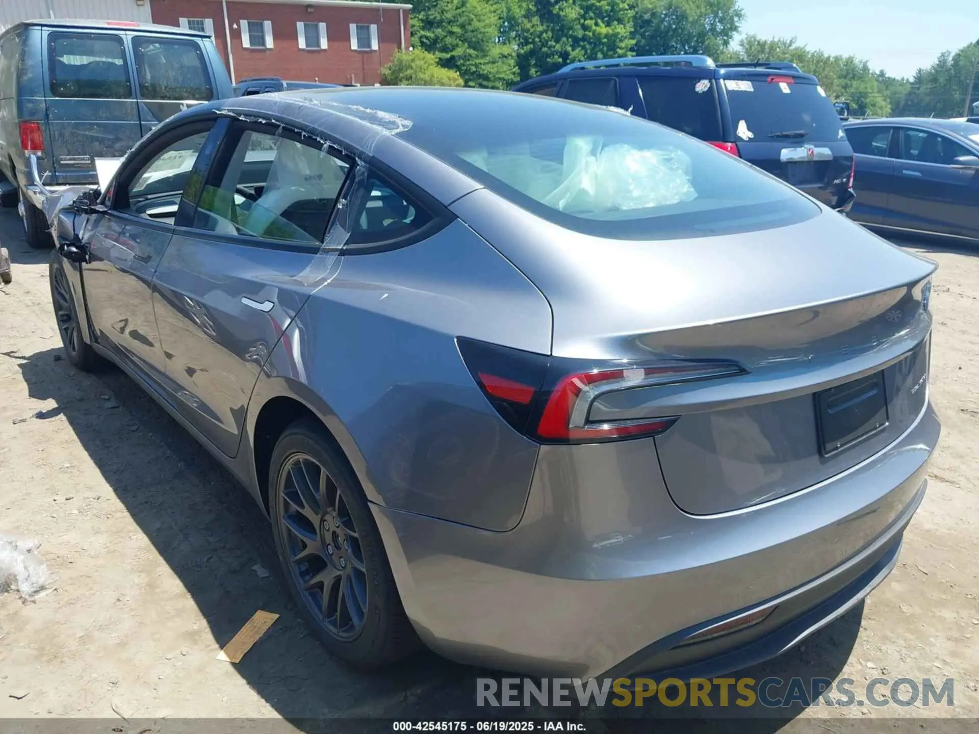 3 Photograph of a damaged car 5YJ3E1EB0SF016895 TESLA MODEL 3 2025