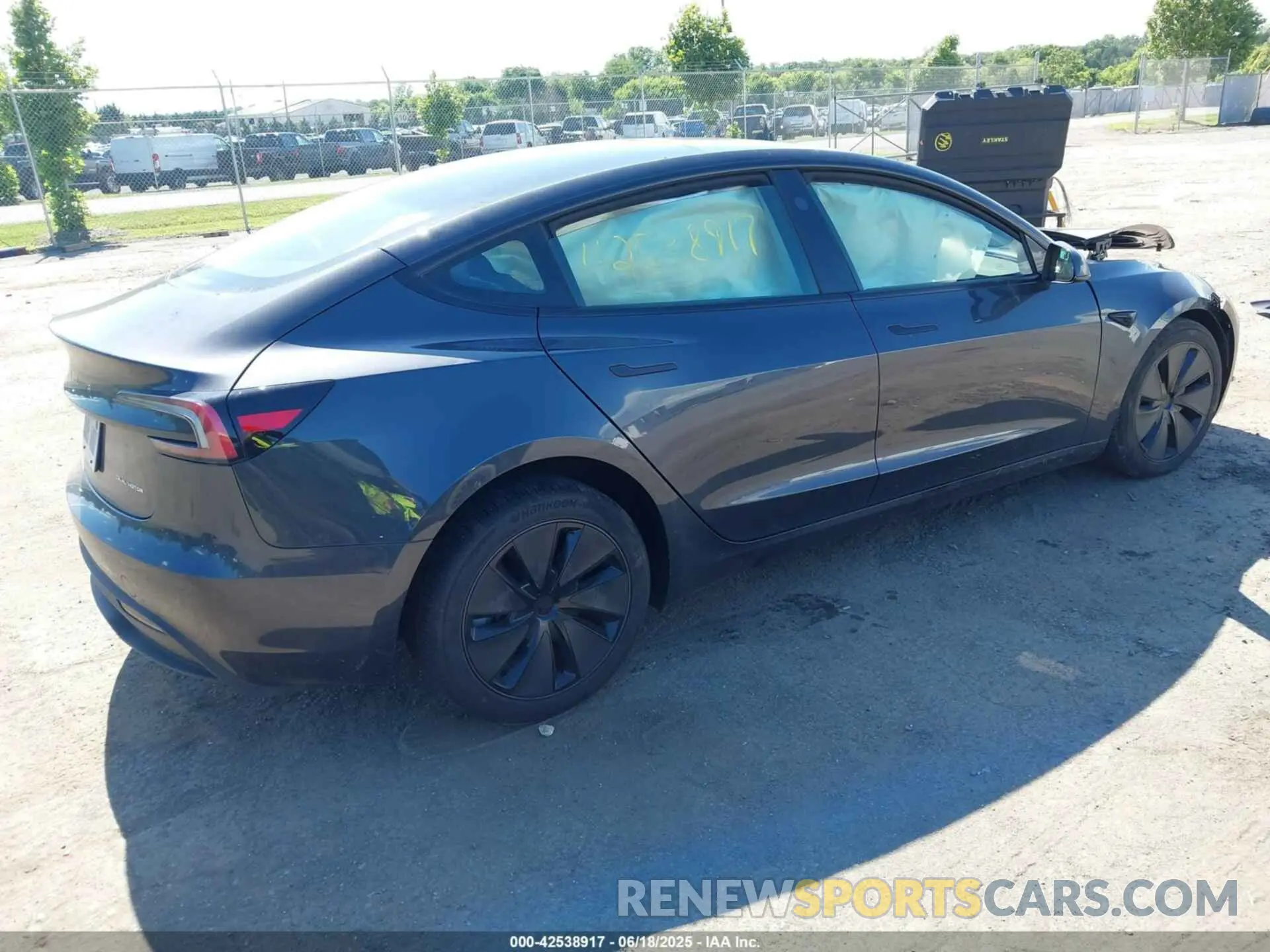 4 Photograph of a damaged car 5YJ3E1EB0SF892253 TESLA MODEL 3 2025
