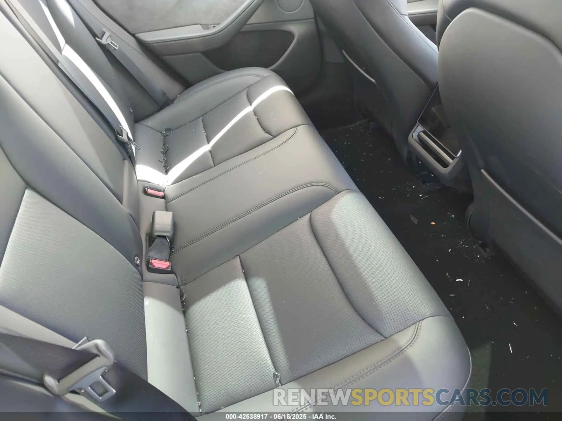 8 Photograph of a damaged car 5YJ3E1EB0SF892253 TESLA MODEL 3 2025