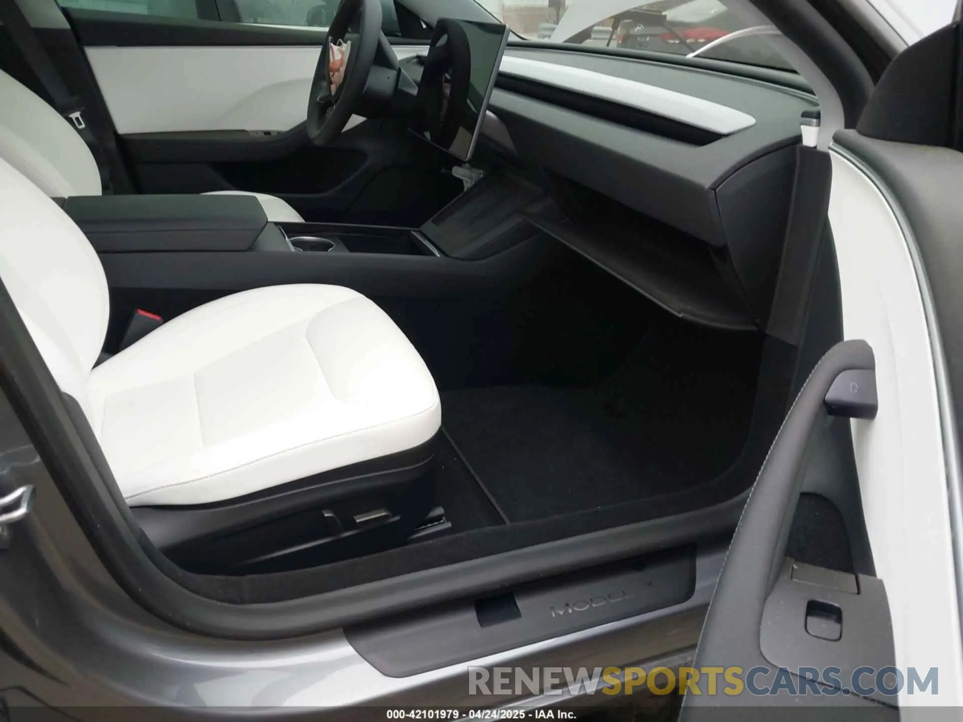 5 Photograph of a damaged car 5YJ3E1EB0SF911304 TESLA MODEL 3 2025