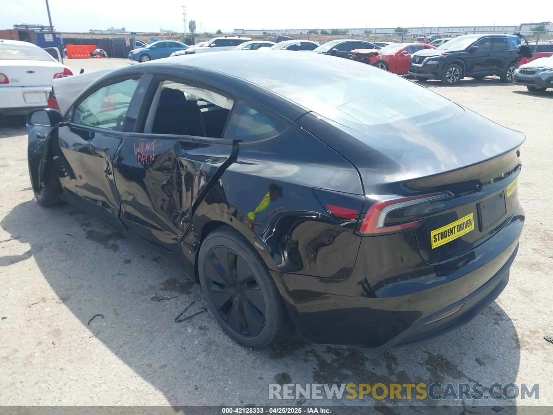 3 Photograph of a damaged car 5YJ3E1EB0SF919659 TESLA MODEL 3 2025