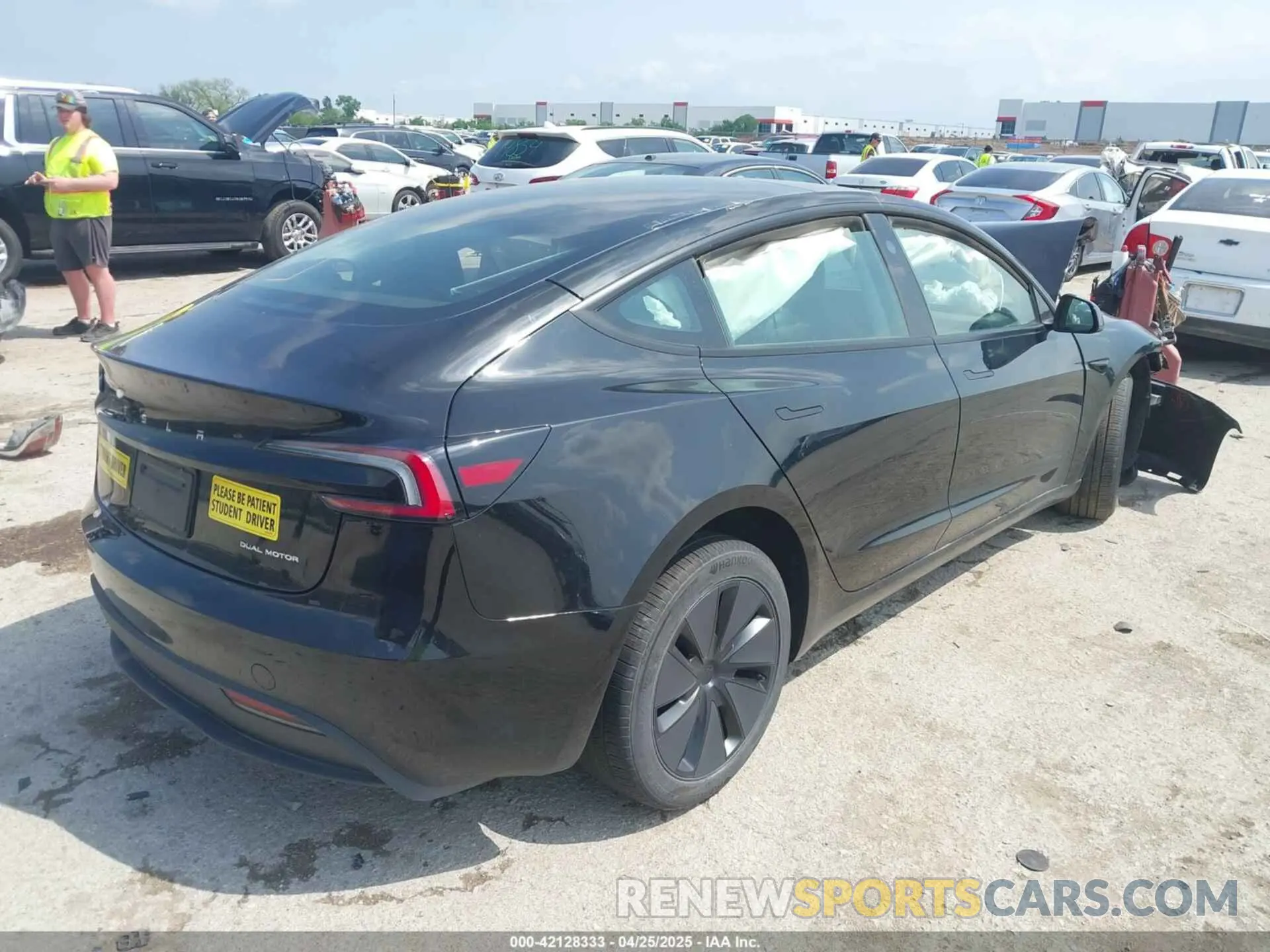 4 Photograph of a damaged car 5YJ3E1EB0SF919659 TESLA MODEL 3 2025