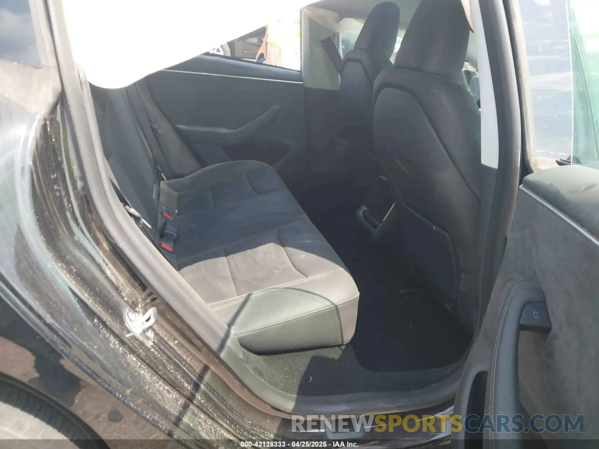 8 Photograph of a damaged car 5YJ3E1EB0SF919659 TESLA MODEL 3 2025