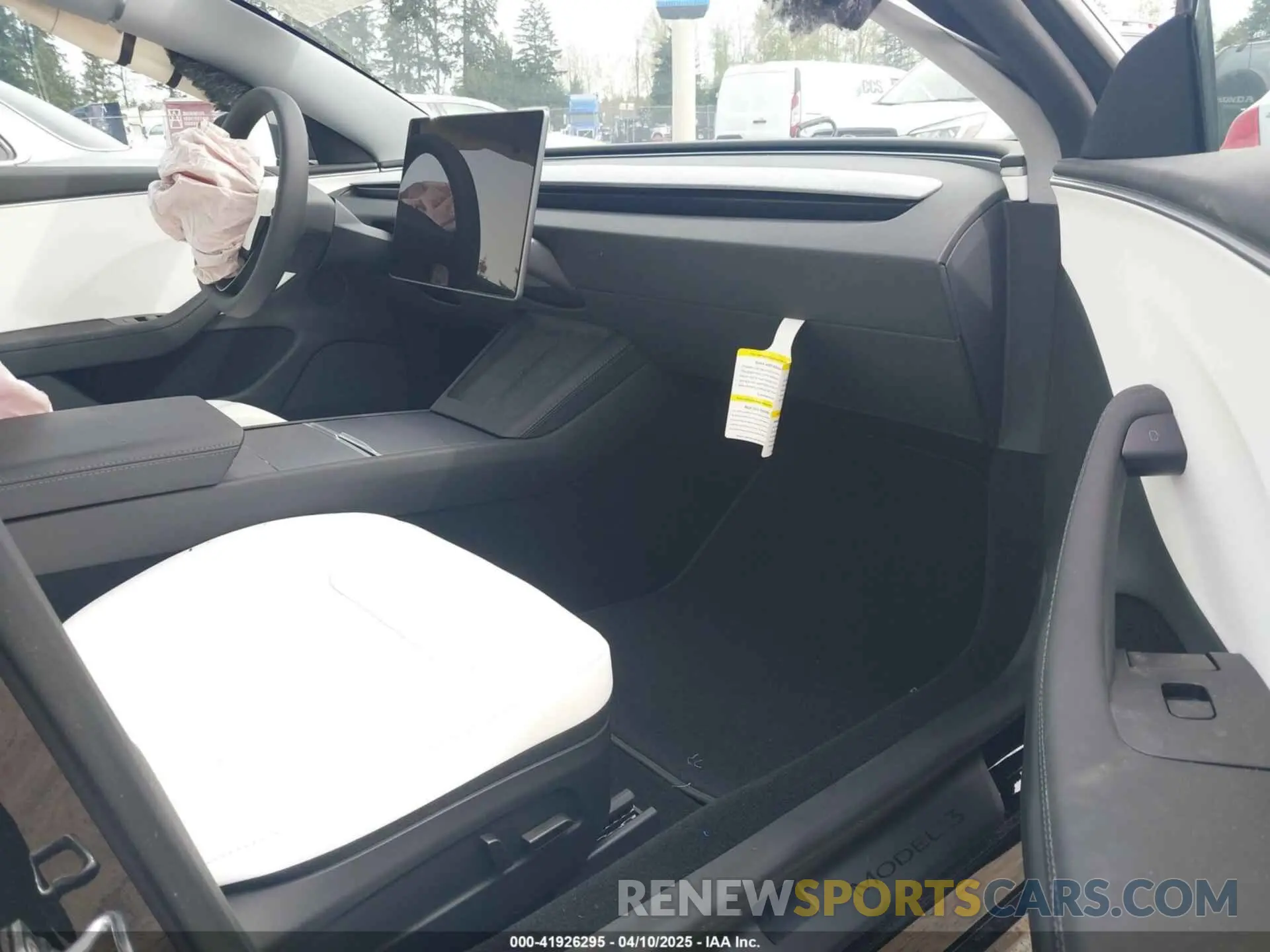 5 Photograph of a damaged car 5YJ3E1EB1SF885103 TESLA MODEL 3 2025