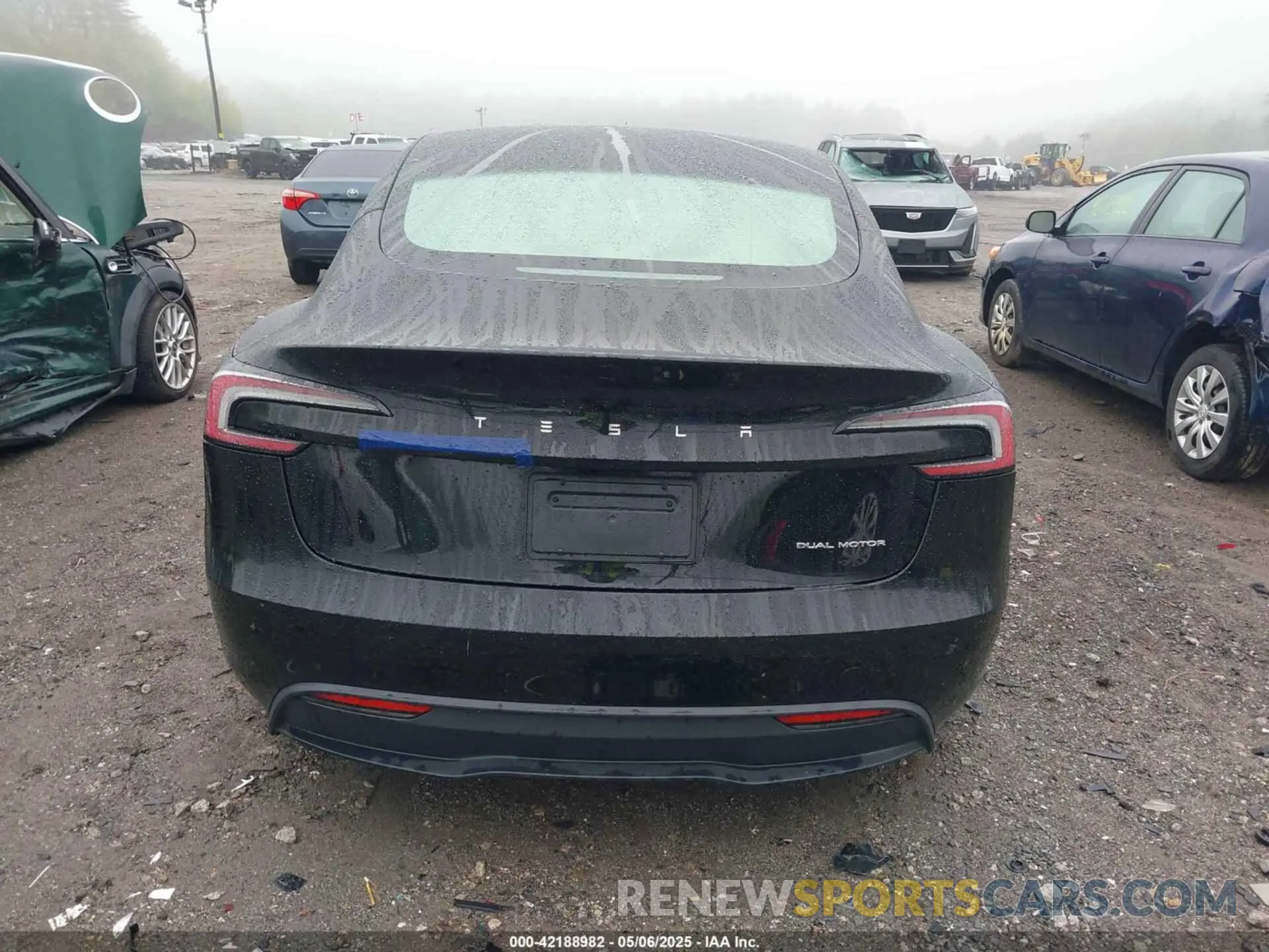 16 Photograph of a damaged car 5YJ3E1EB1SF919105 TESLA MODEL 3 2025