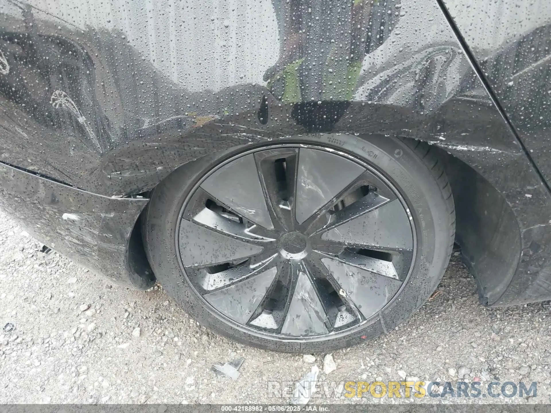 6 Photograph of a damaged car 5YJ3E1EB1SF919105 TESLA MODEL 3 2025