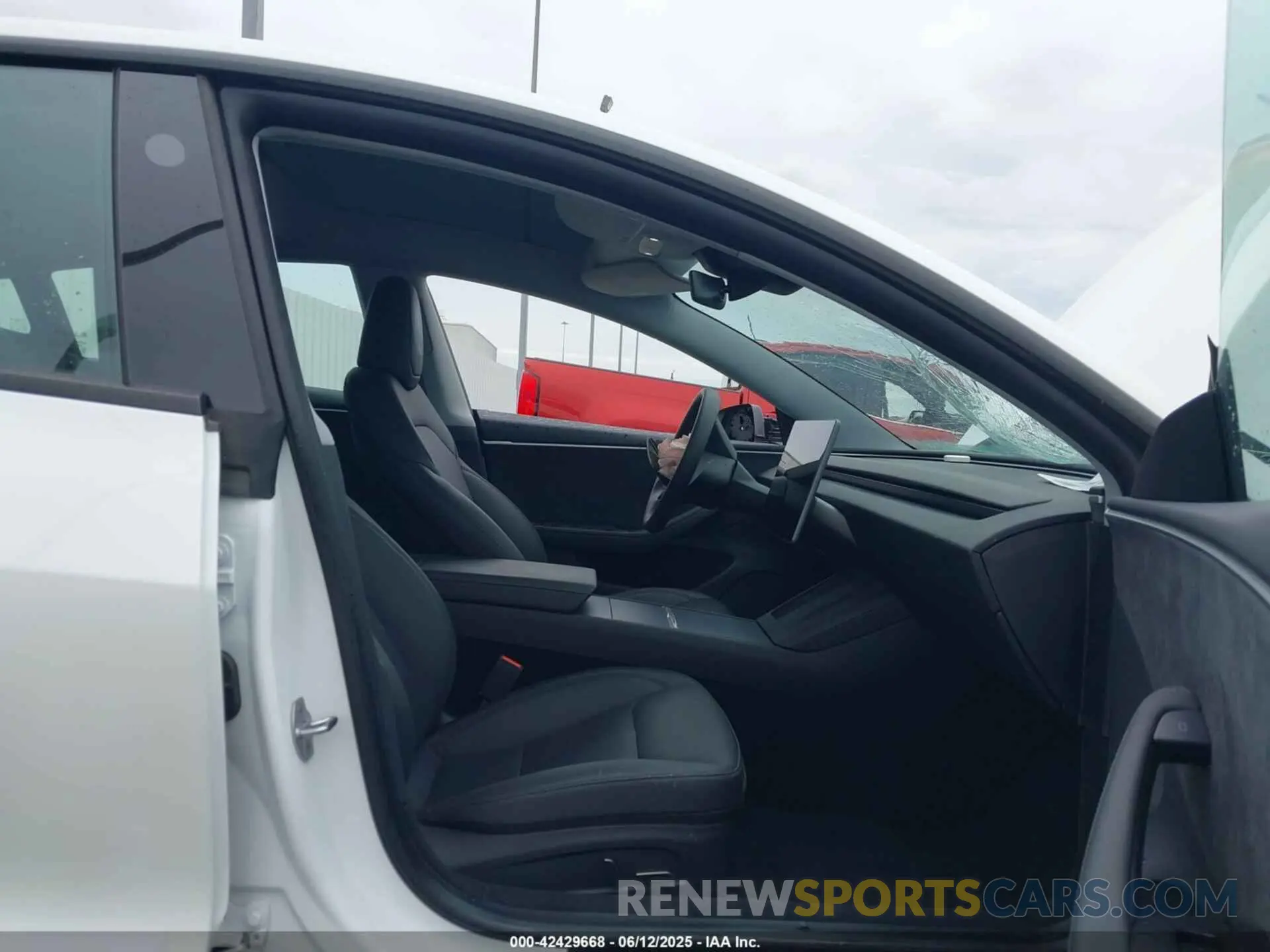 5 Photograph of a damaged car 5YJ3E1EB1SF932212 TESLA MODEL 3 2025