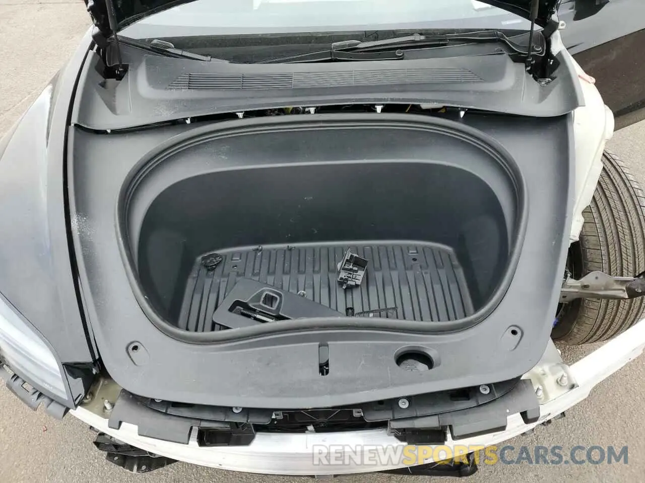 11 Photograph of a damaged car 5YJ3E1EB2SF923115 TESLA MODEL 3 2025