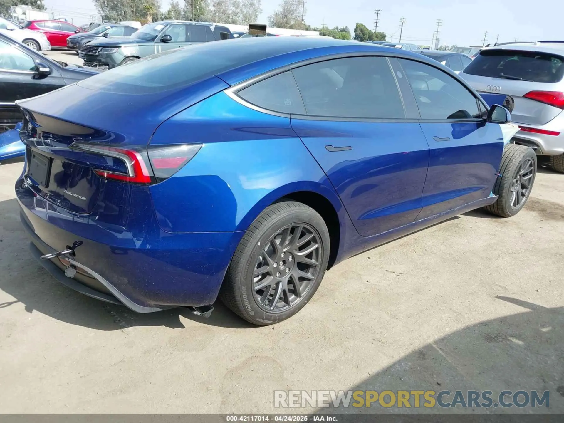 4 Photograph of a damaged car 5YJ3E1EB3SF907019 TESLA MODEL 3 2025