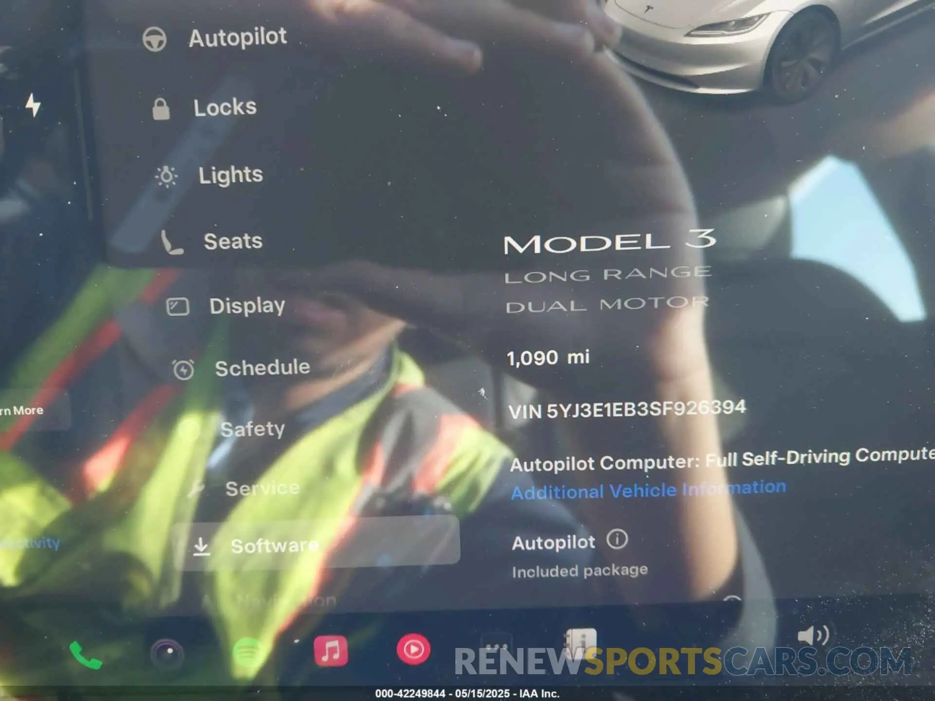 16 Photograph of a damaged car 5YJ3E1EB3SF926394 TESLA MODEL 3 2025