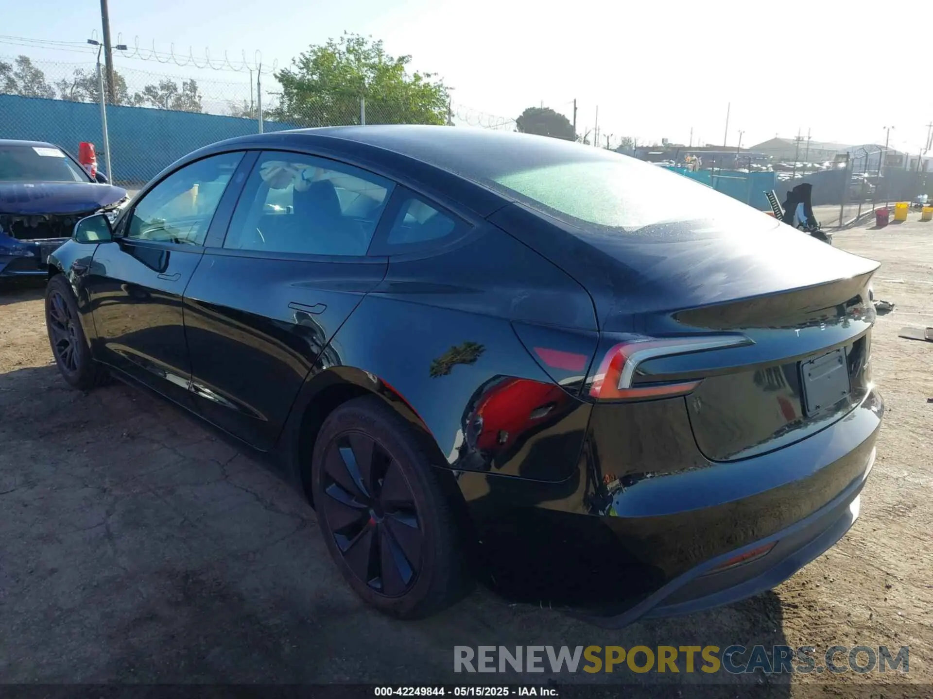 3 Photograph of a damaged car 5YJ3E1EB3SF926394 TESLA MODEL 3 2025
