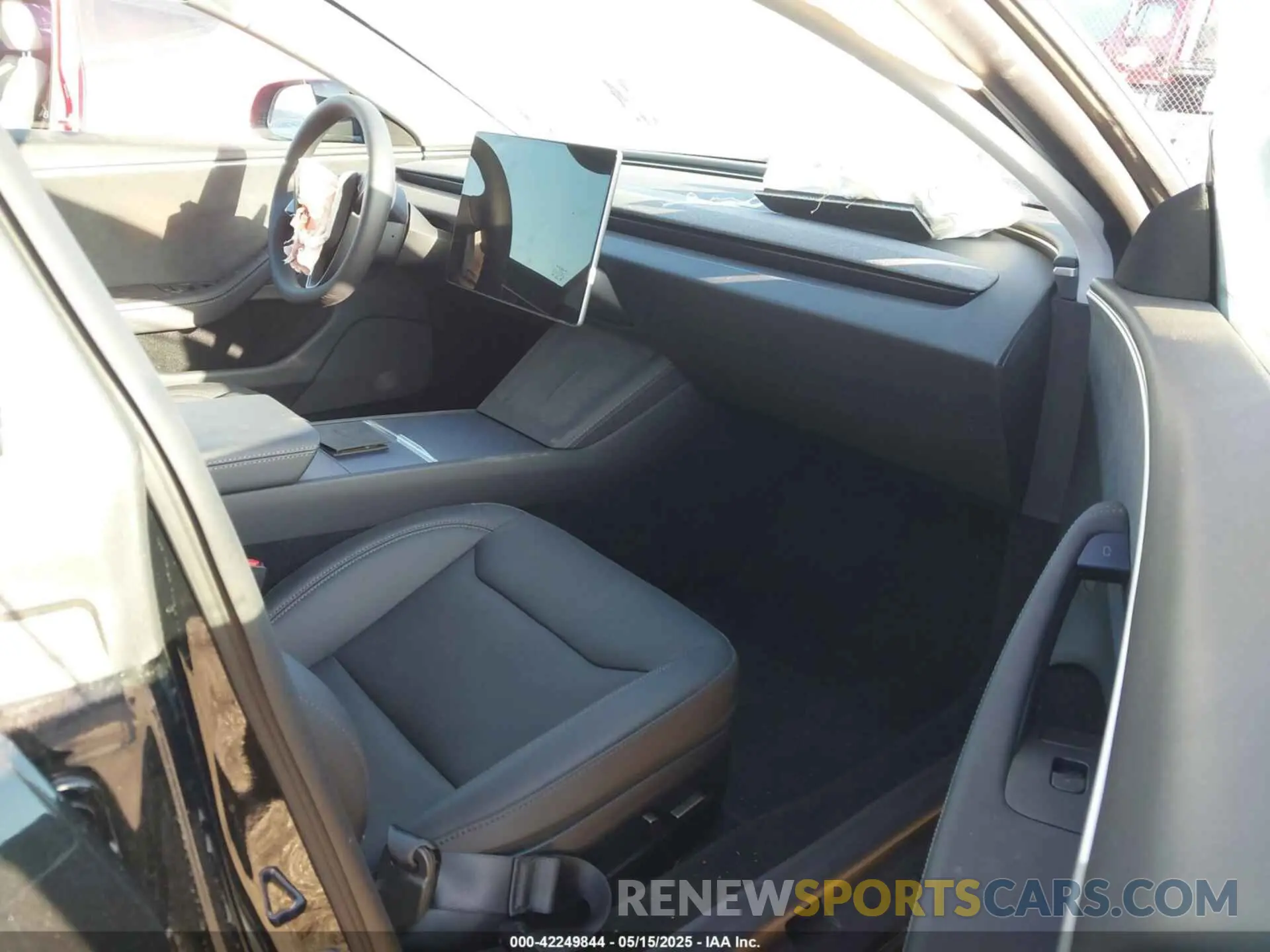 5 Photograph of a damaged car 5YJ3E1EB3SF926394 TESLA MODEL 3 2025
