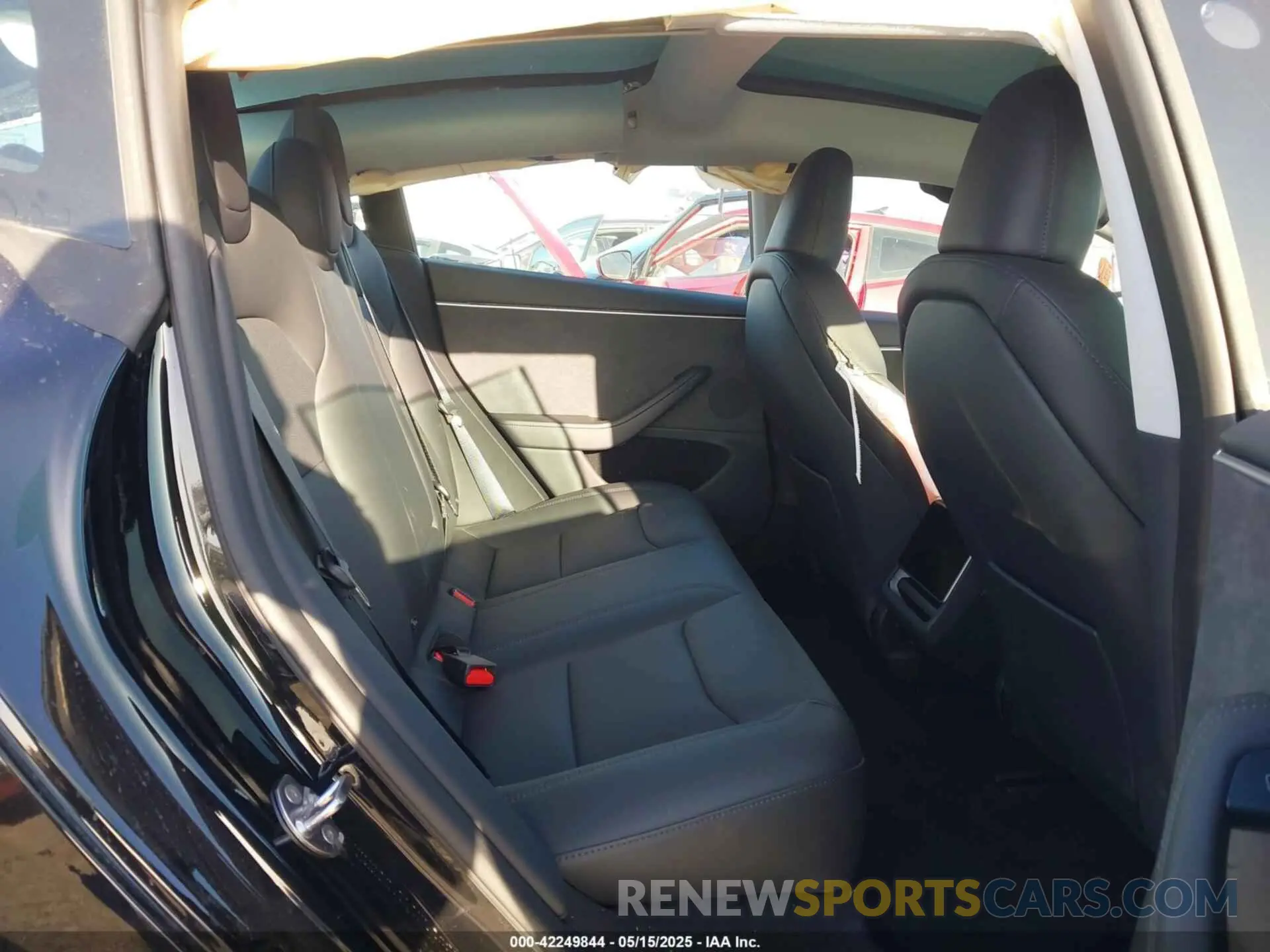 8 Photograph of a damaged car 5YJ3E1EB3SF926394 TESLA MODEL 3 2025