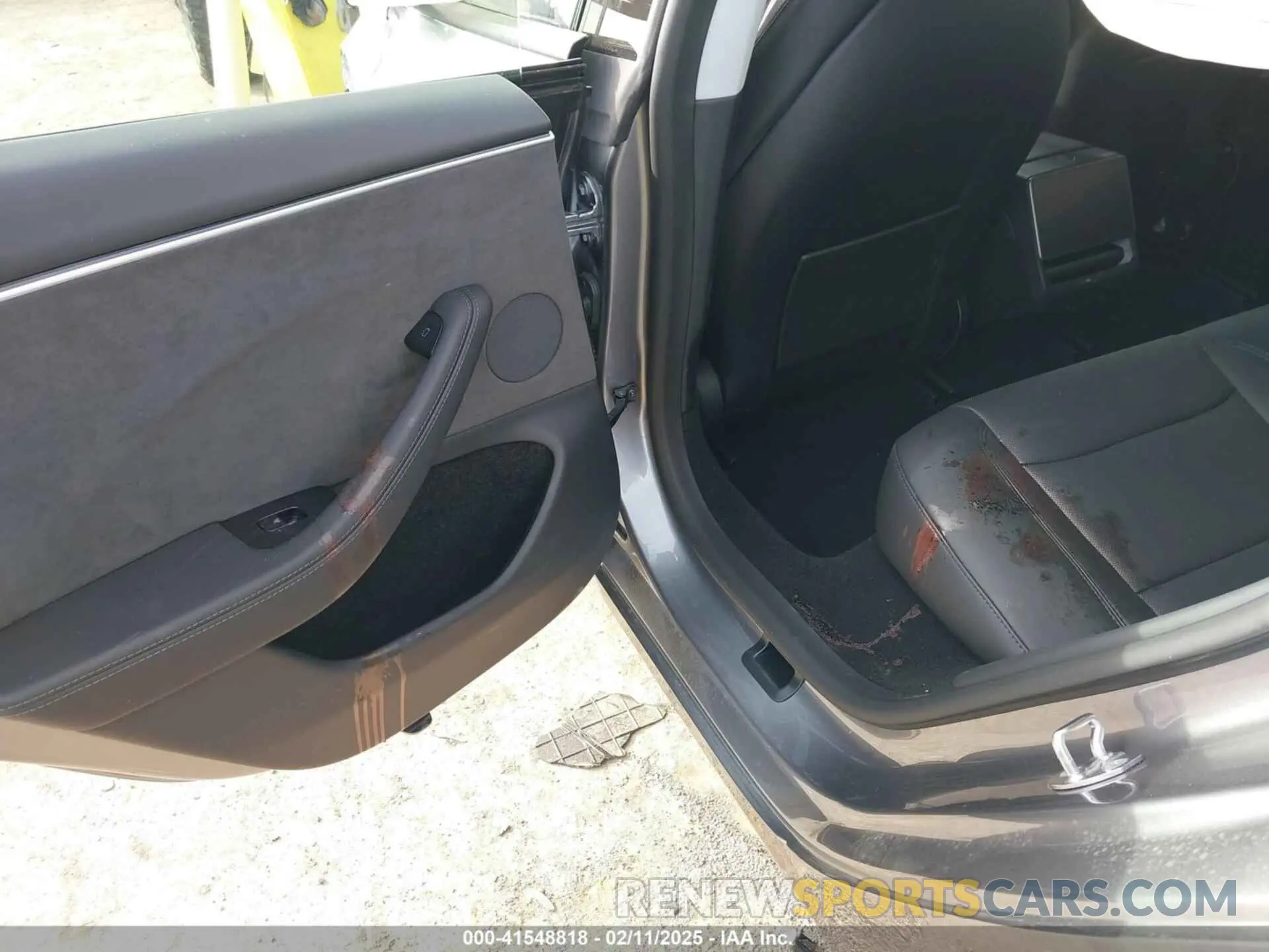 19 Photograph of a damaged car 5YJ3E1EB4SF873799 TESLA MODEL 3 2025