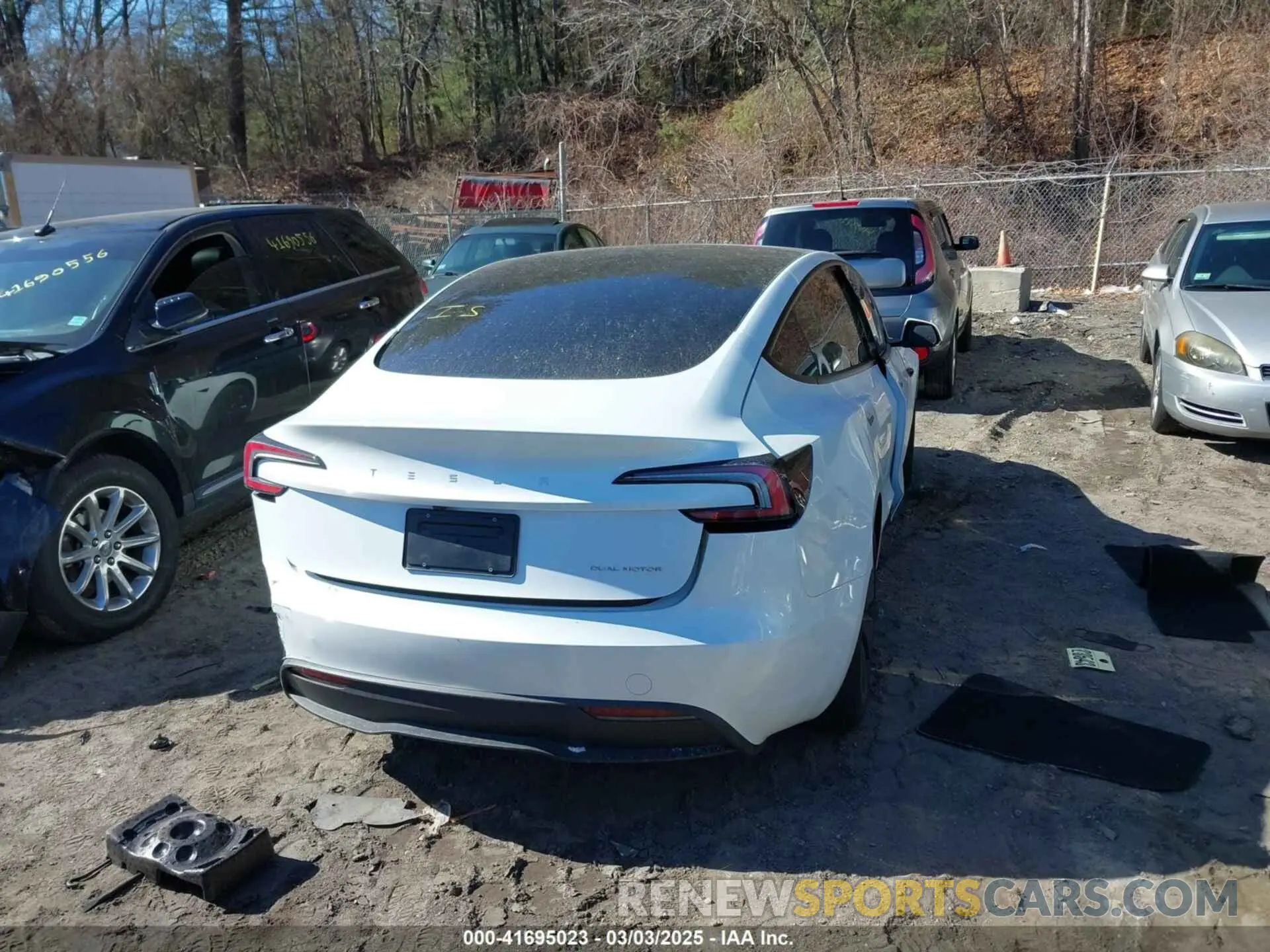 15 Photograph of a damaged car 5YJ3E1EB4SF914979 TESLA MODEL 3 2025