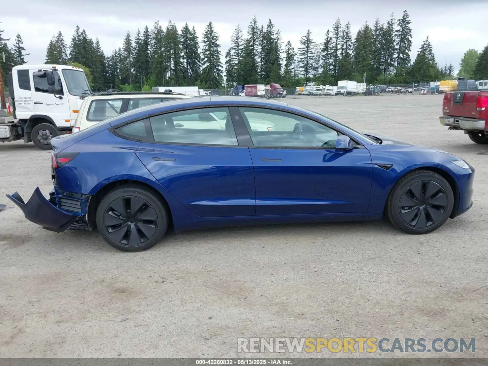 13 Photograph of a damaged car 5YJ3E1EB4SF928980 TESLA MODEL 3 2025