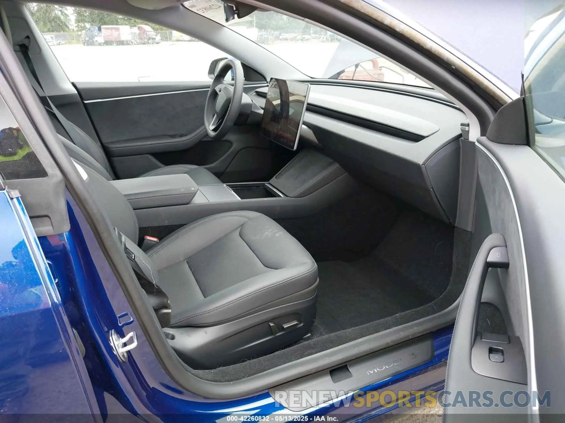 5 Photograph of a damaged car 5YJ3E1EB4SF928980 TESLA MODEL 3 2025