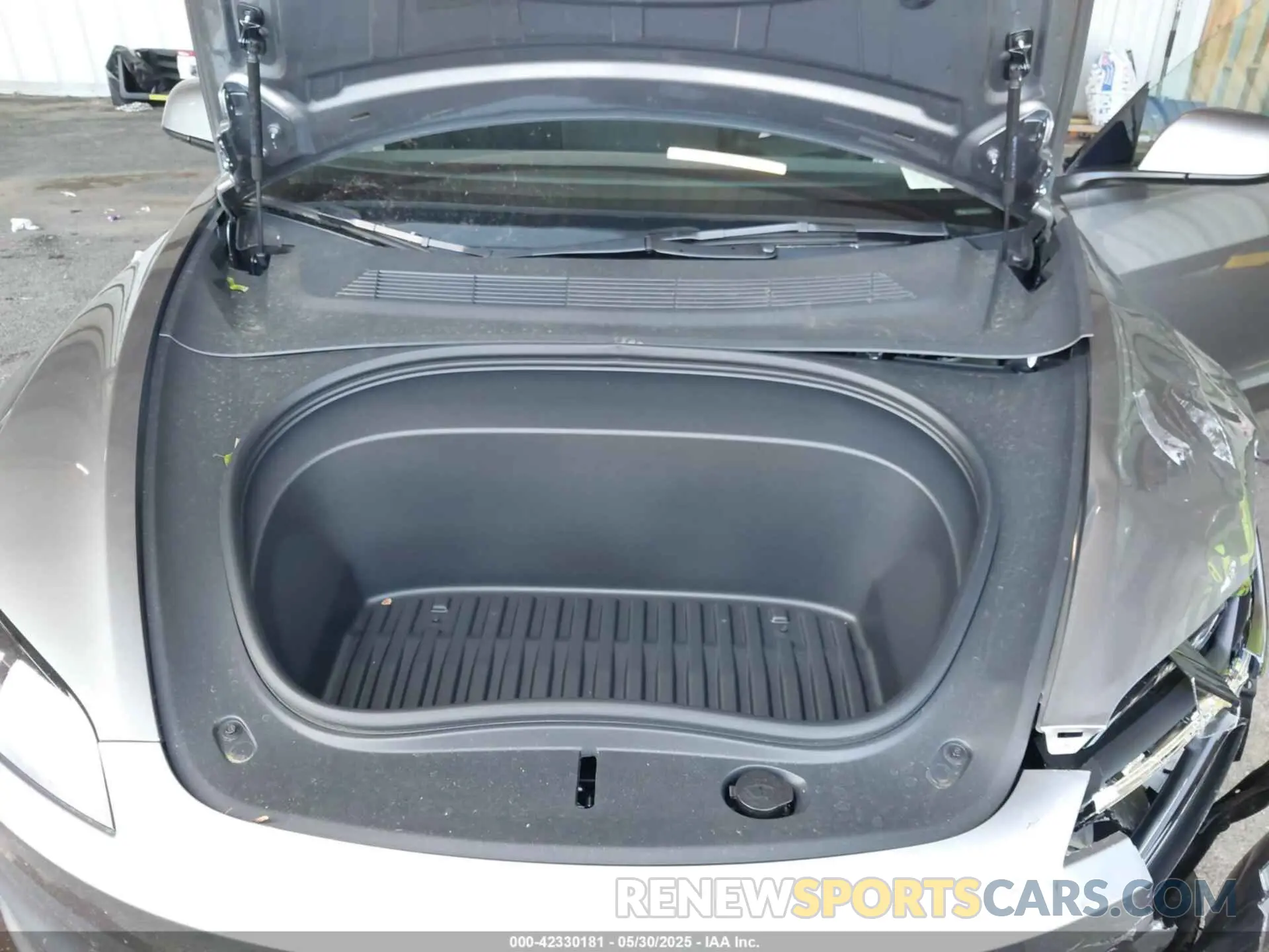 10 Photograph of a damaged car 5YJ3E1EB4SF943771 TESLA MODEL 3 2025