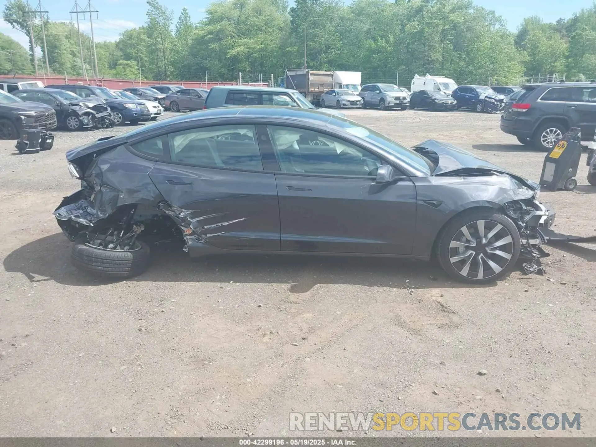 13 Photograph of a damaged car 5YJ3E1EB4SF964054 TESLA MODEL 3 2025