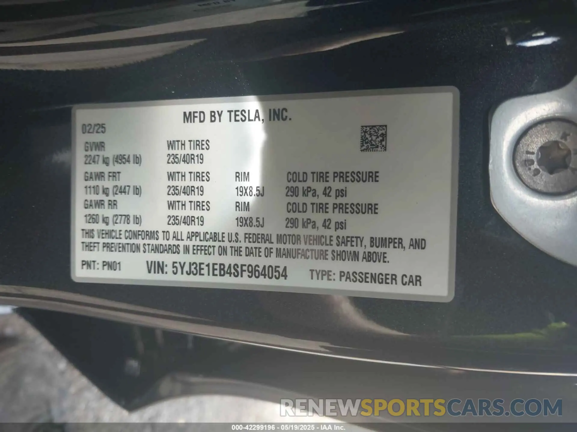 9 Photograph of a damaged car 5YJ3E1EB4SF964054 TESLA MODEL 3 2025