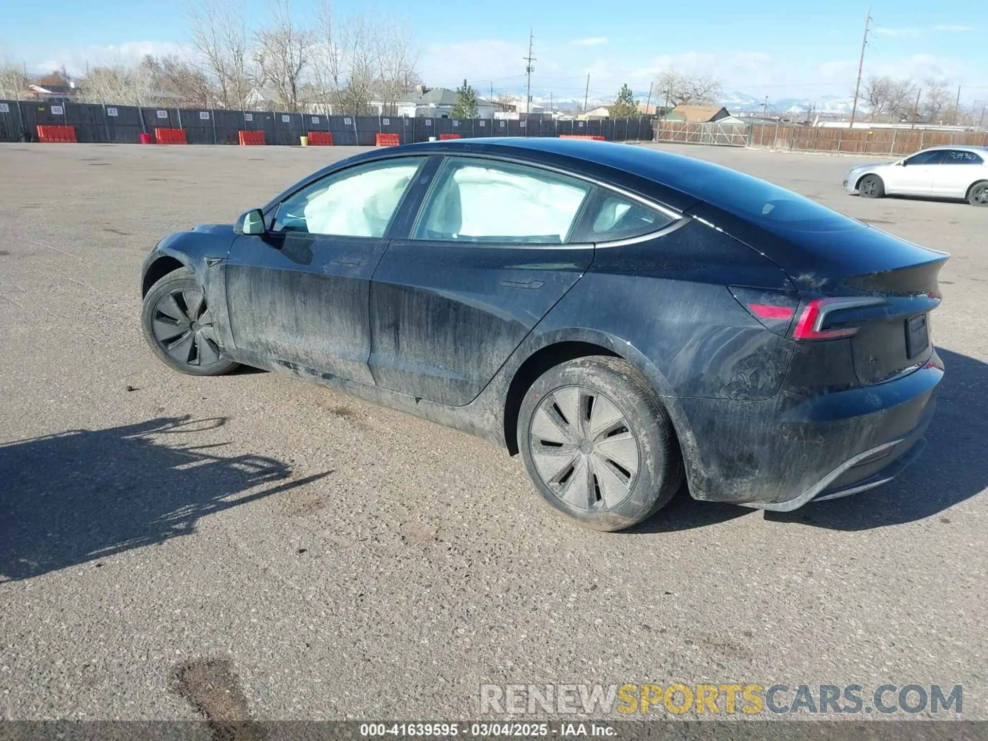 3 Photograph of a damaged car 5YJ3E1EB5SF877778 TESLA MODEL 3 2025