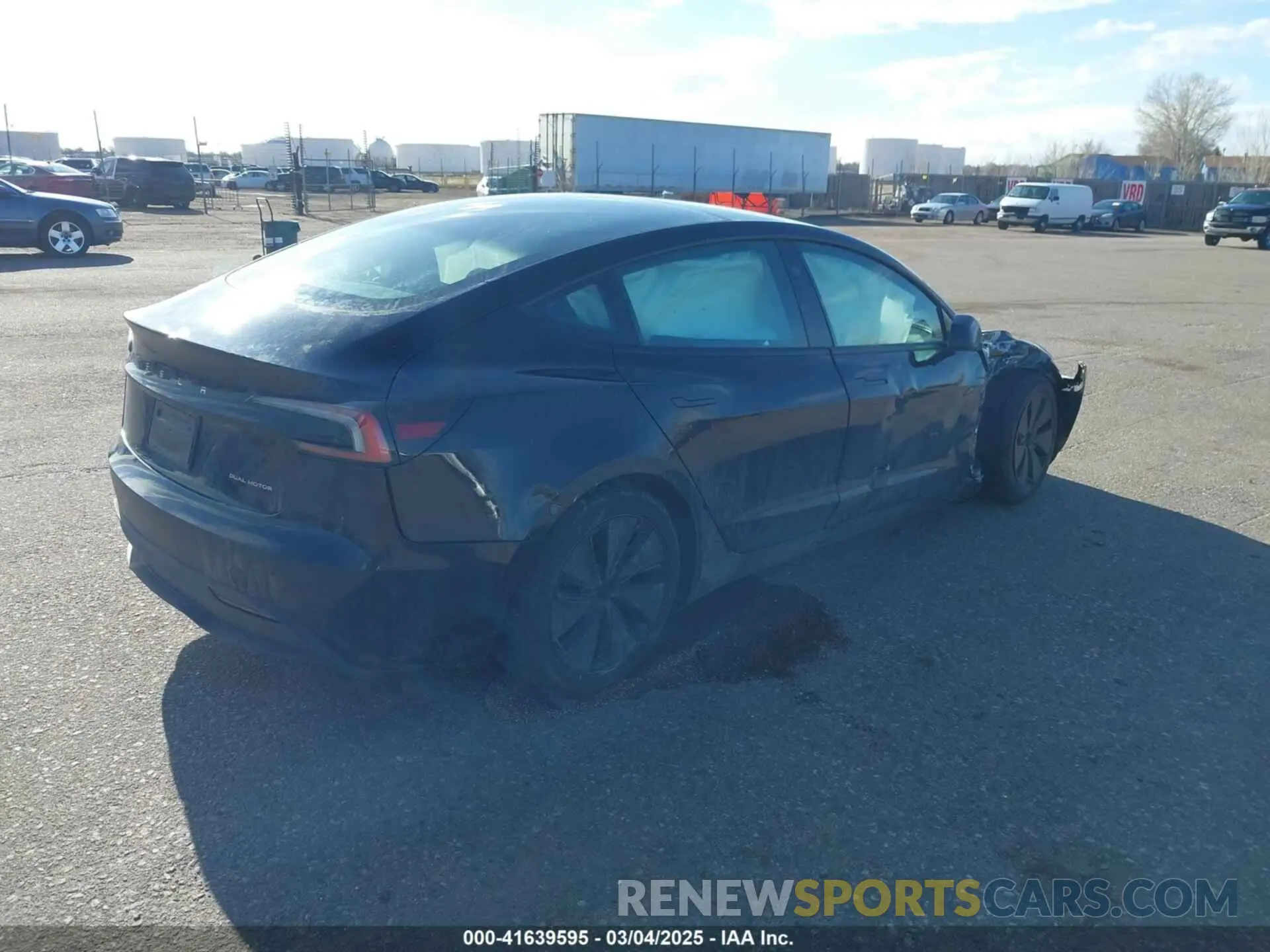 4 Photograph of a damaged car 5YJ3E1EB5SF877778 TESLA MODEL 3 2025