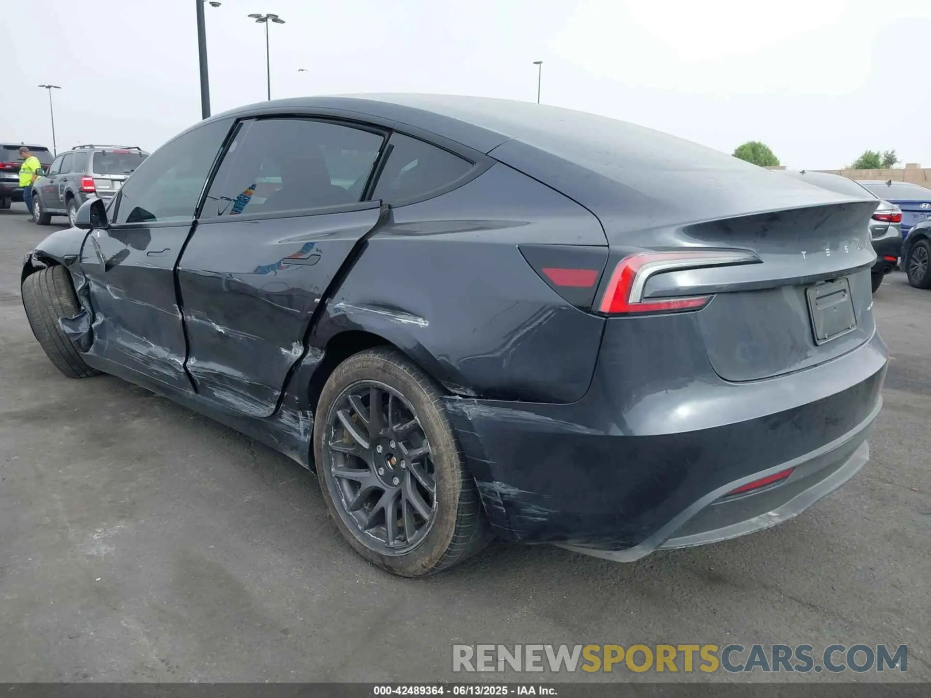 3 Photograph of a damaged car 5YJ3E1EB5SF881992 TESLA MODEL 3 2025