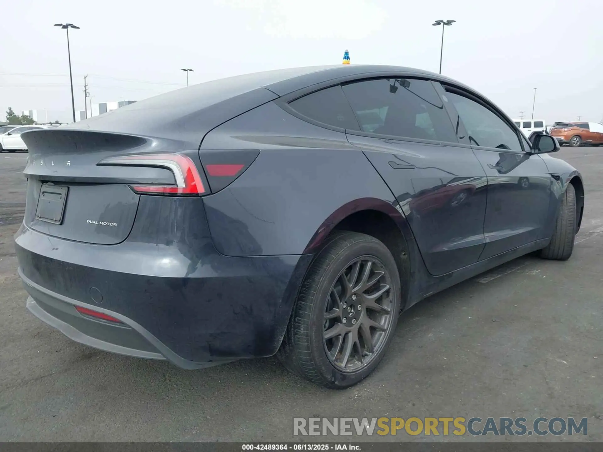 4 Photograph of a damaged car 5YJ3E1EB5SF881992 TESLA MODEL 3 2025