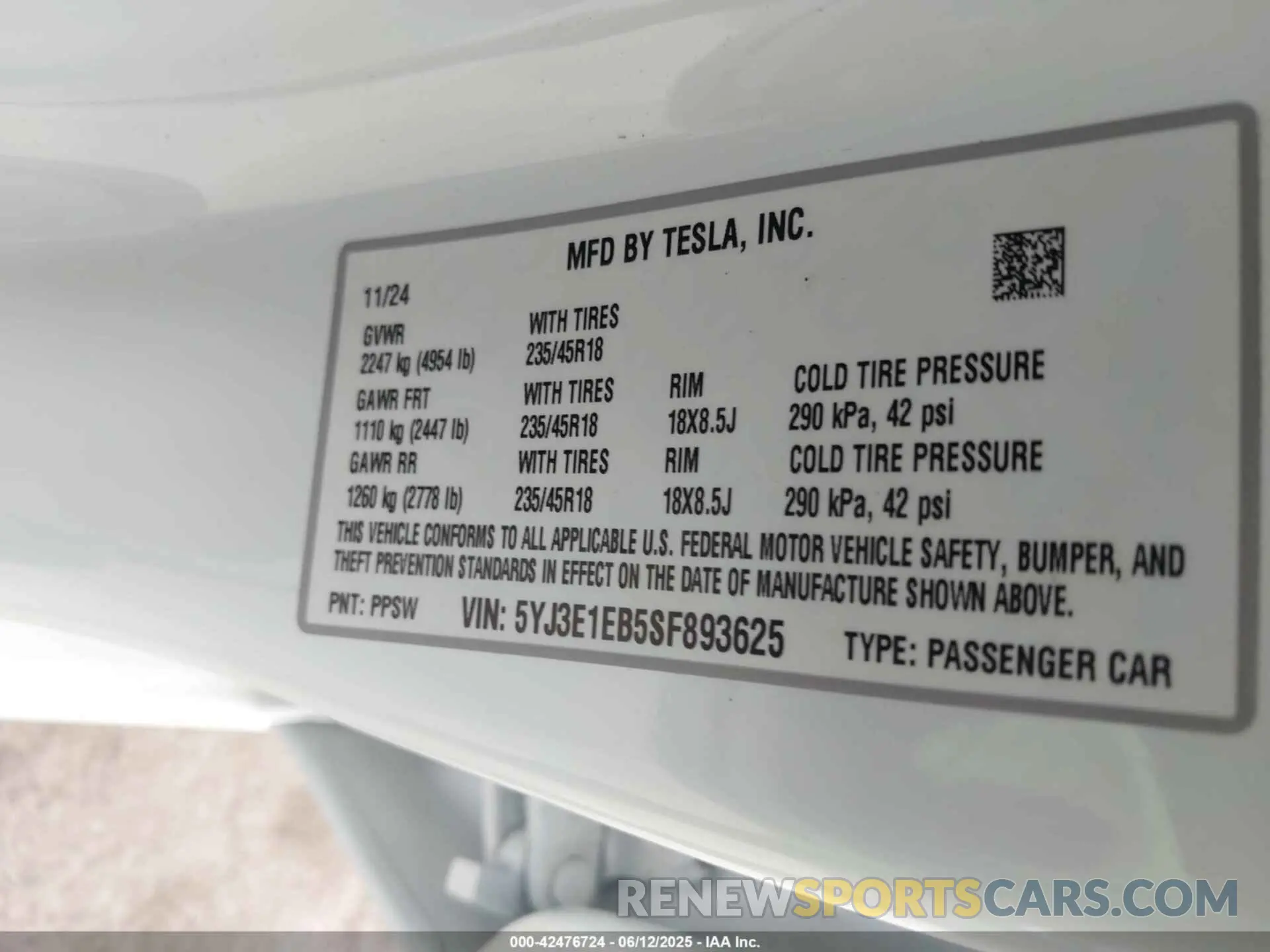 9 Photograph of a damaged car 5YJ3E1EB5SF893625 TESLA MODEL 3 2025