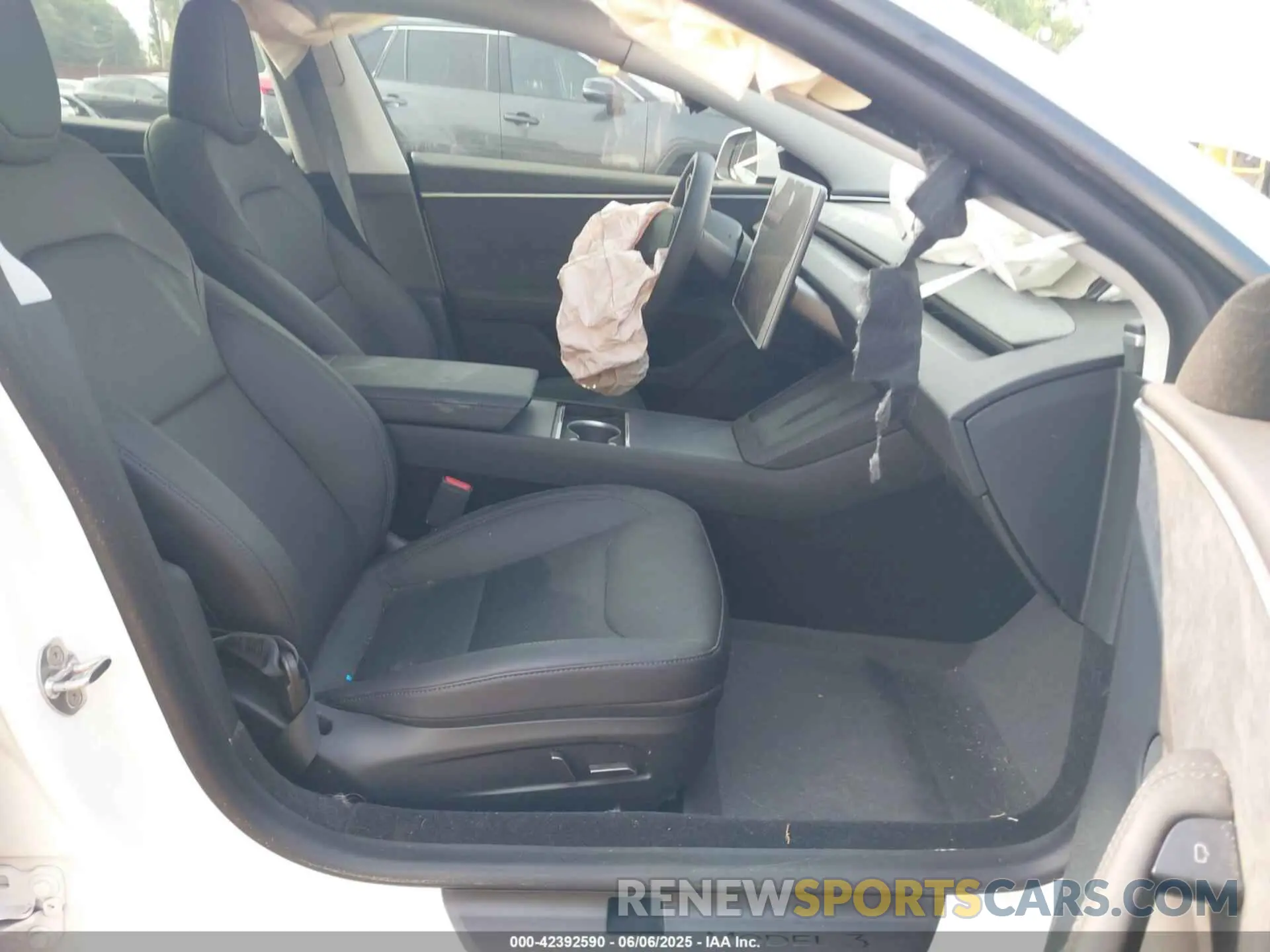 5 Photograph of a damaged car 5YJ3E1EB5SF894032 TESLA MODEL 3 2025