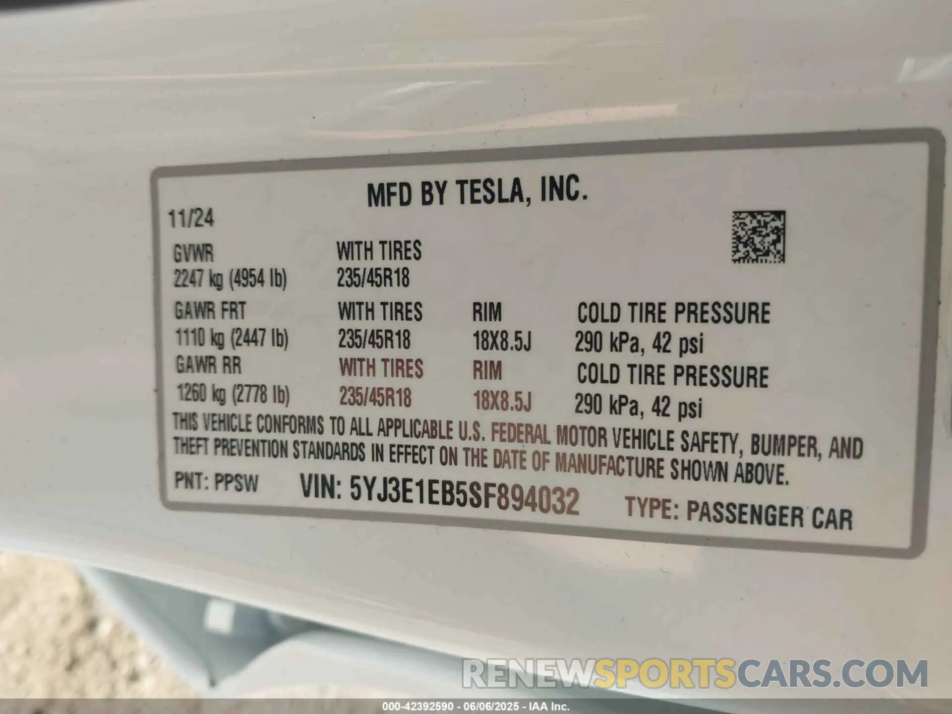 9 Photograph of a damaged car 5YJ3E1EB5SF894032 TESLA MODEL 3 2025
