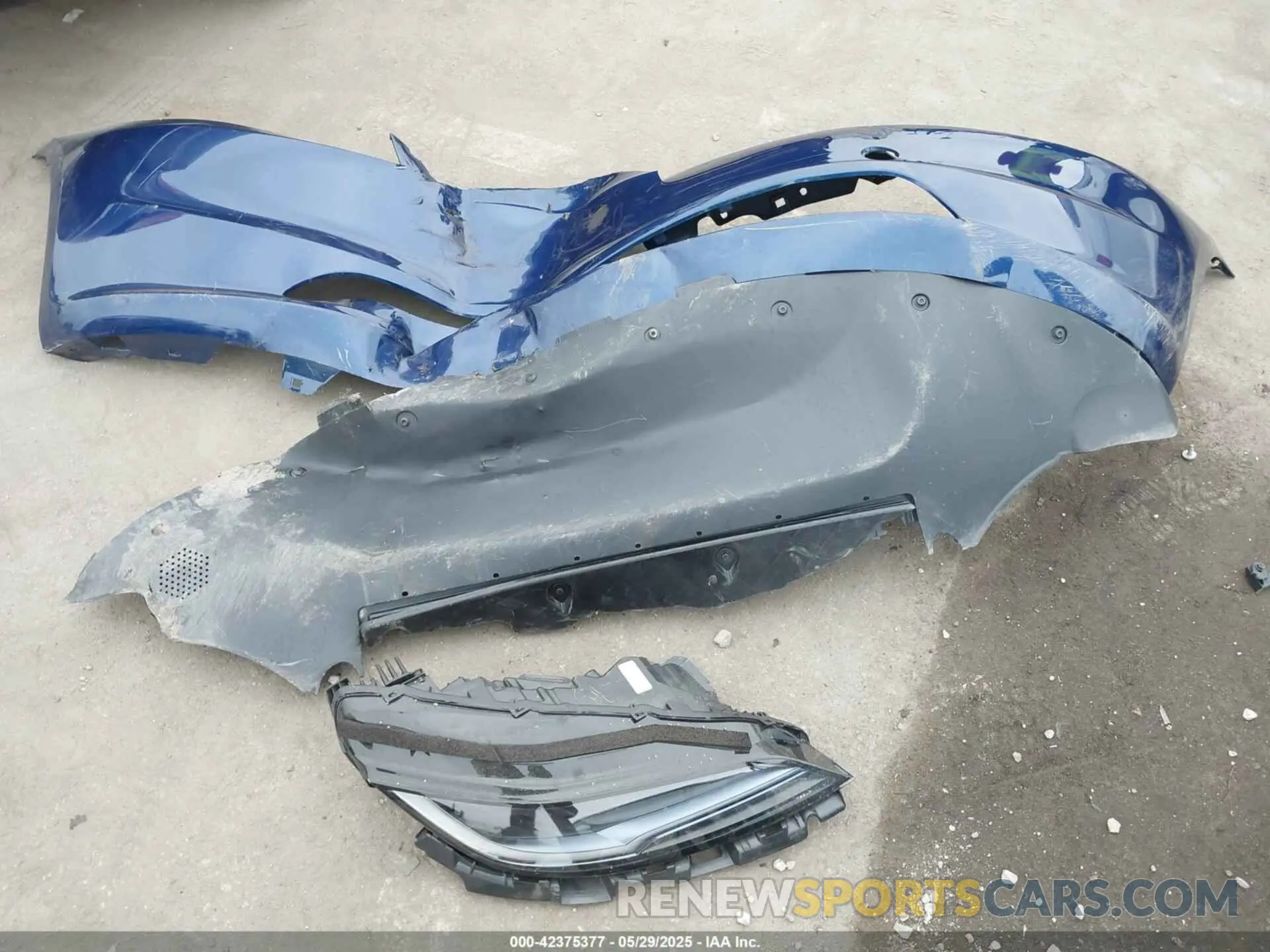 11 Photograph of a damaged car 5YJ3E1EB5SF939258 TESLA MODEL 3 2025