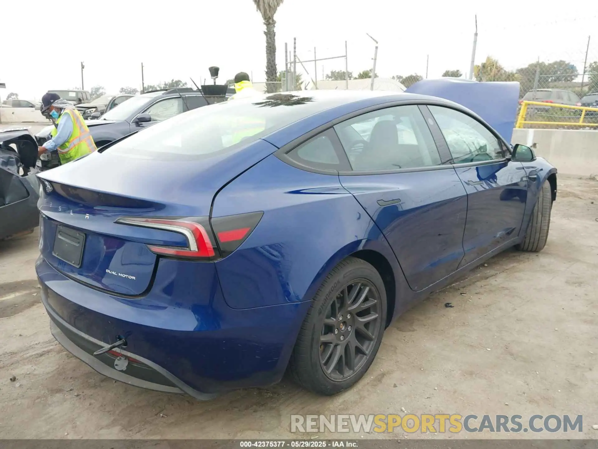 4 Photograph of a damaged car 5YJ3E1EB5SF939258 TESLA MODEL 3 2025