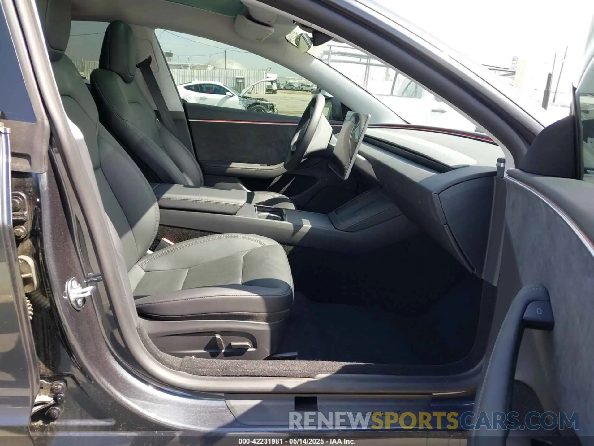 5 Photograph of a damaged car 5YJ3E1EB5SF960787 TESLA MODEL 3 2025