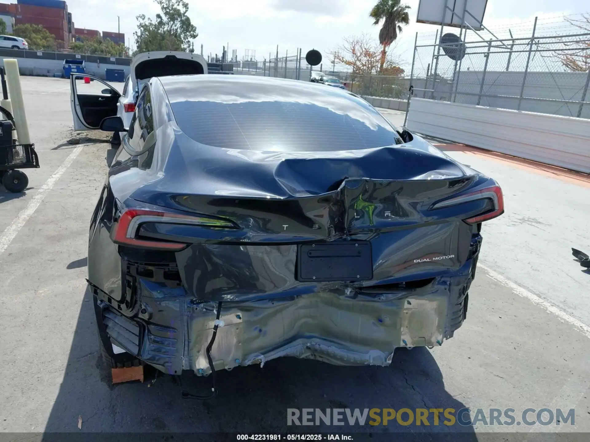 6 Photograph of a damaged car 5YJ3E1EB5SF960787 TESLA MODEL 3 2025
