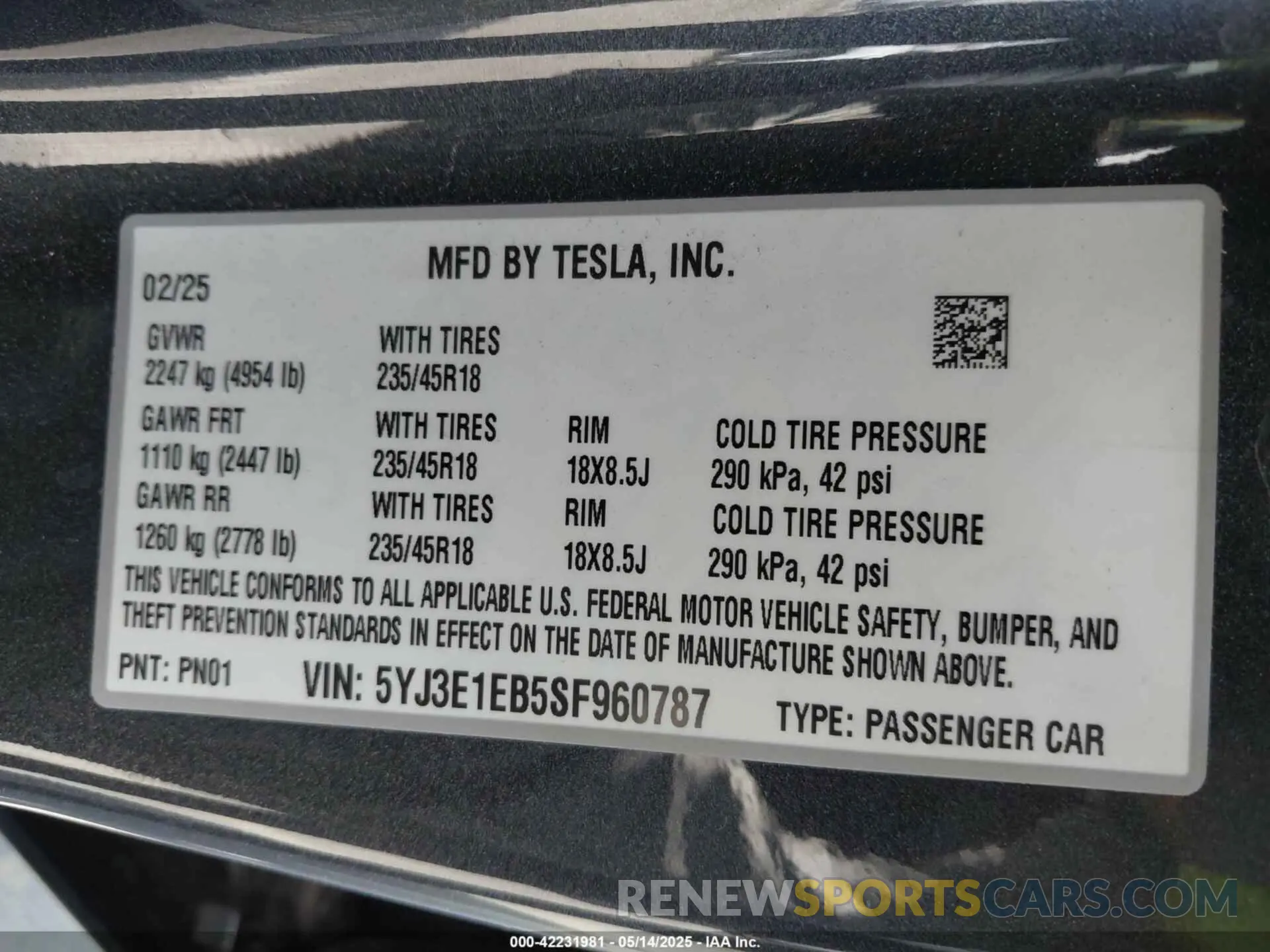 9 Photograph of a damaged car 5YJ3E1EB5SF960787 TESLA MODEL 3 2025