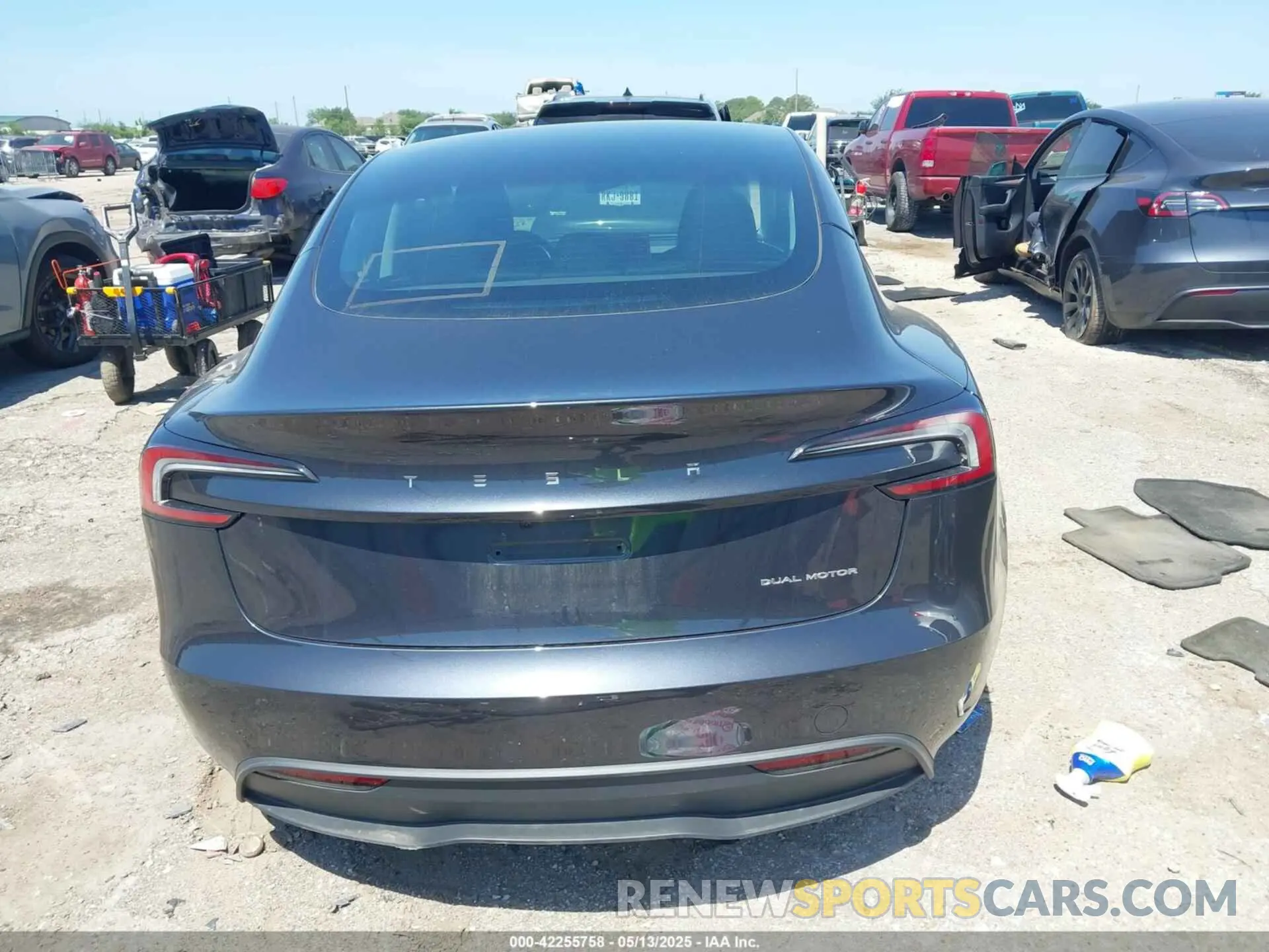 15 Photograph of a damaged car 5YJ3E1EB6SF924607 TESLA MODEL 3 2025