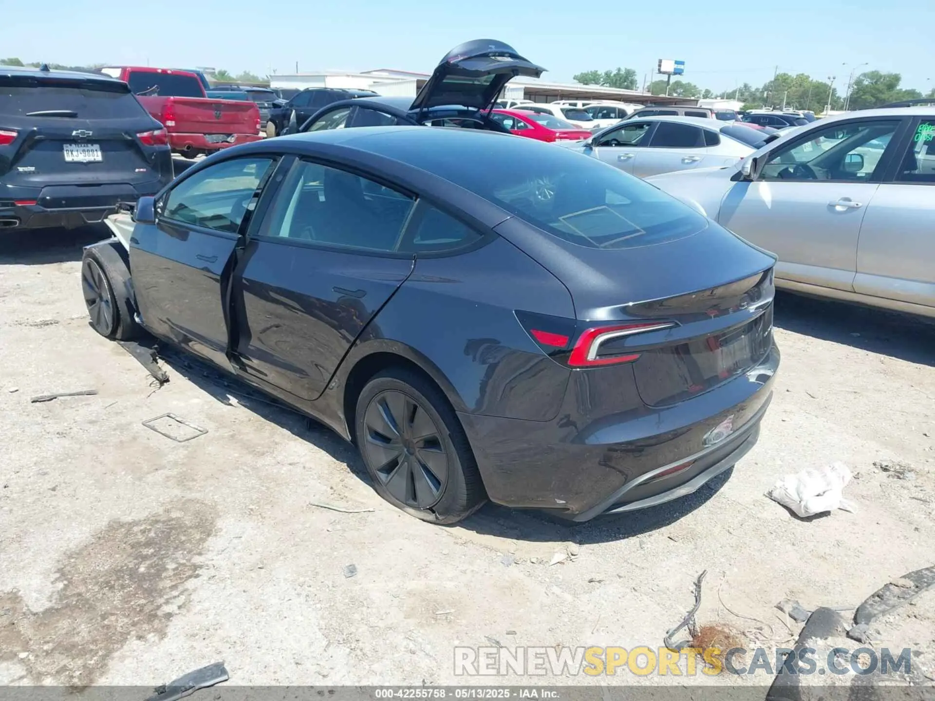 3 Photograph of a damaged car 5YJ3E1EB6SF924607 TESLA MODEL 3 2025