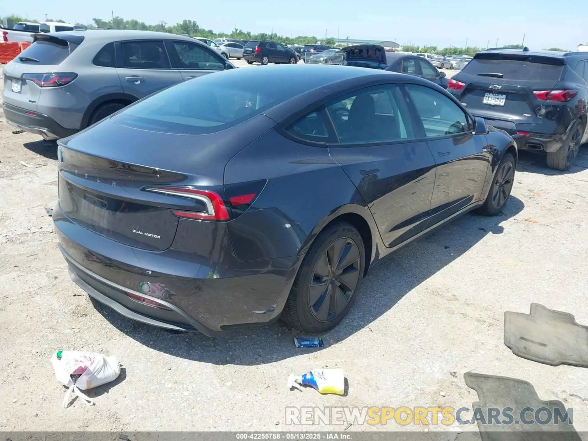 4 Photograph of a damaged car 5YJ3E1EB6SF924607 TESLA MODEL 3 2025