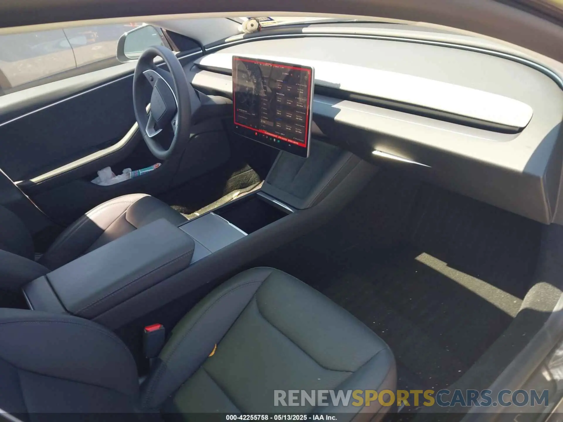 5 Photograph of a damaged car 5YJ3E1EB6SF924607 TESLA MODEL 3 2025