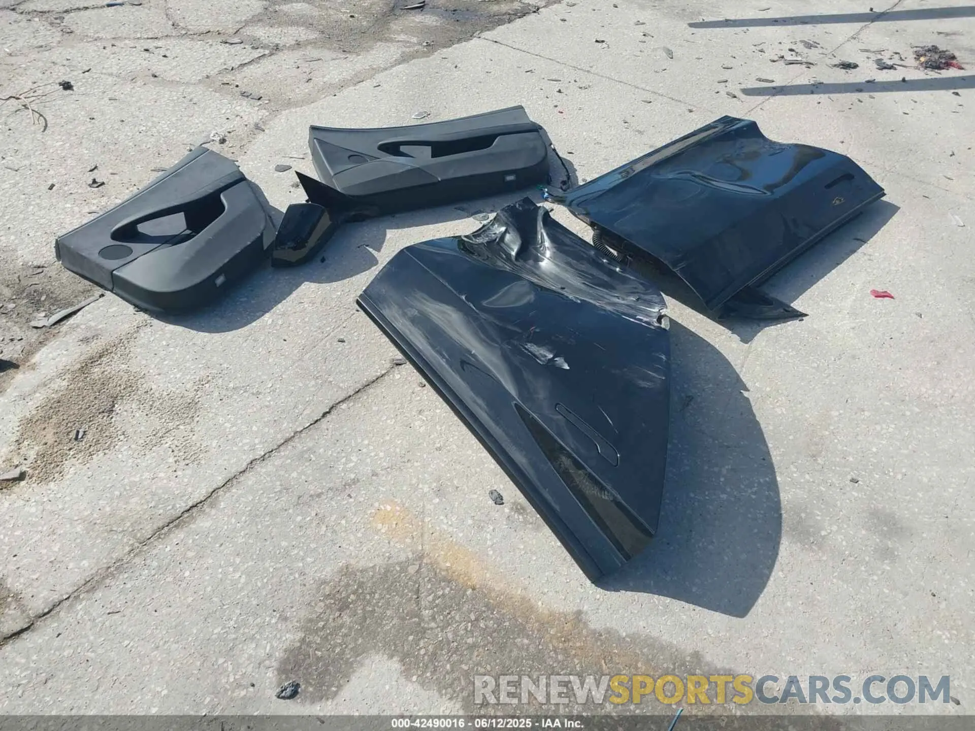 12 Photograph of a damaged car 5YJ3E1EB8SF887317 TESLA MODEL 3 2025