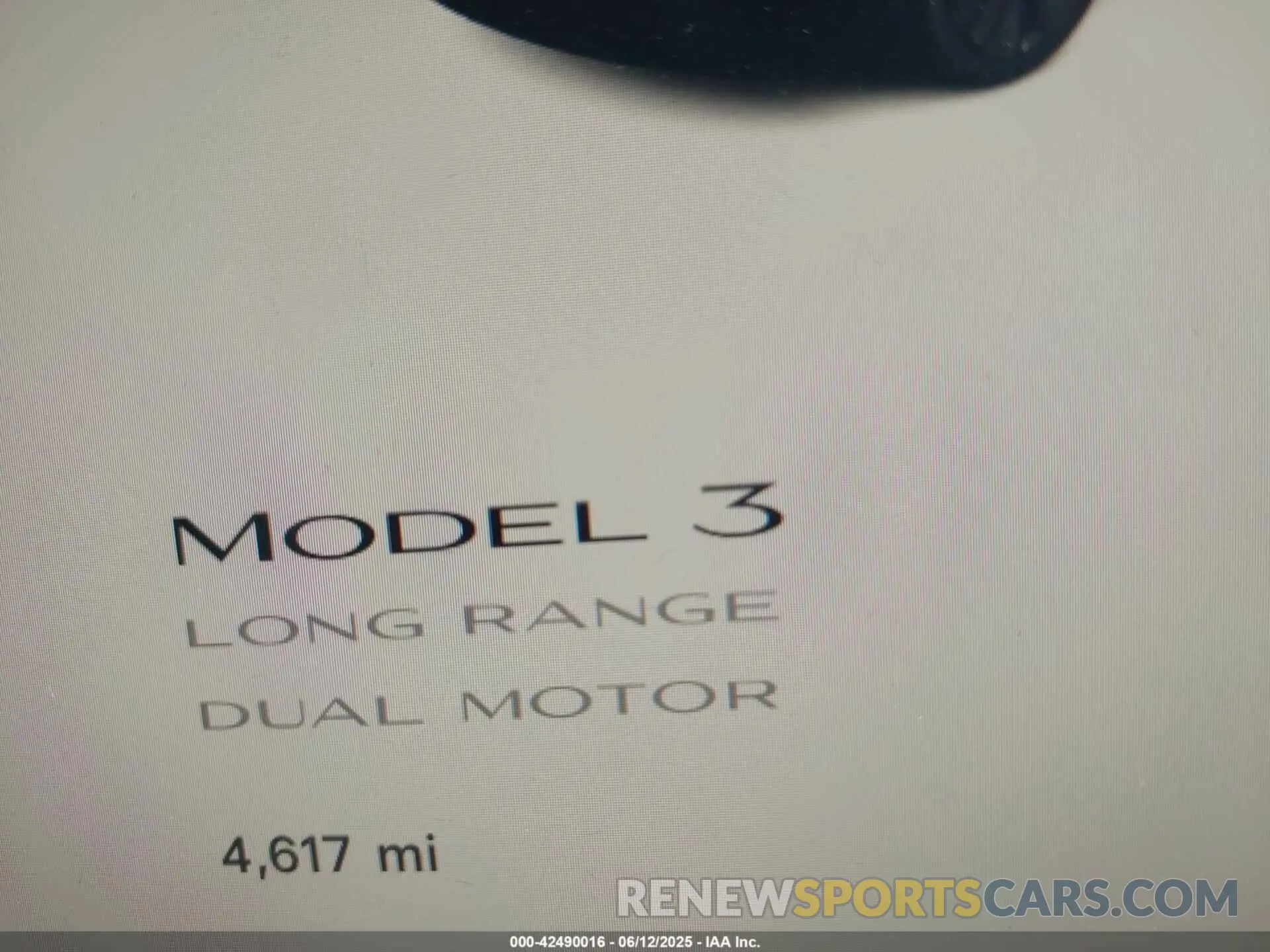 16 Photograph of a damaged car 5YJ3E1EB8SF887317 TESLA MODEL 3 2025