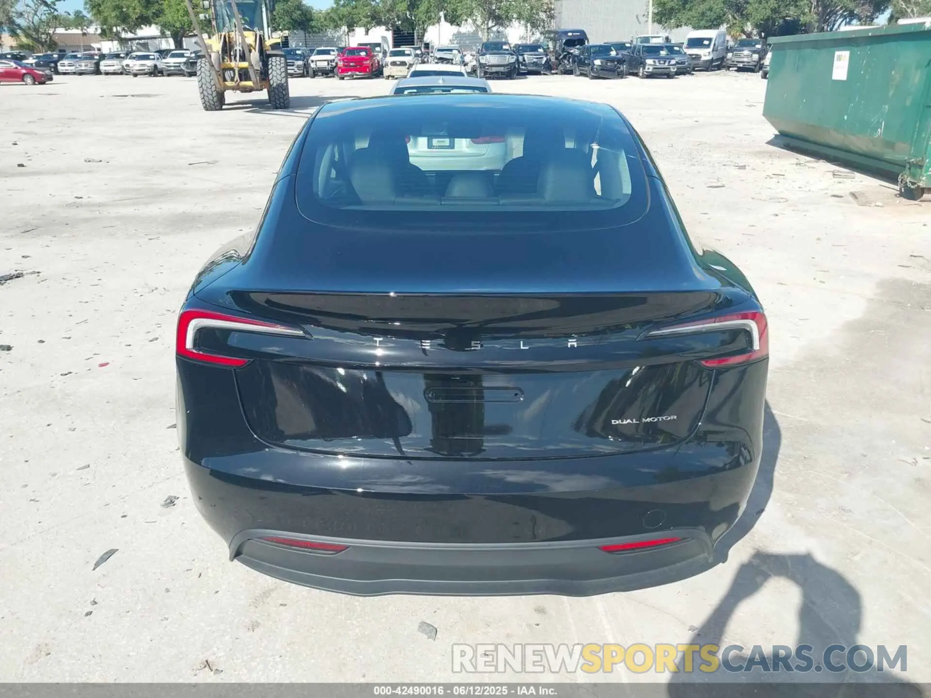 17 Photograph of a damaged car 5YJ3E1EB8SF887317 TESLA MODEL 3 2025