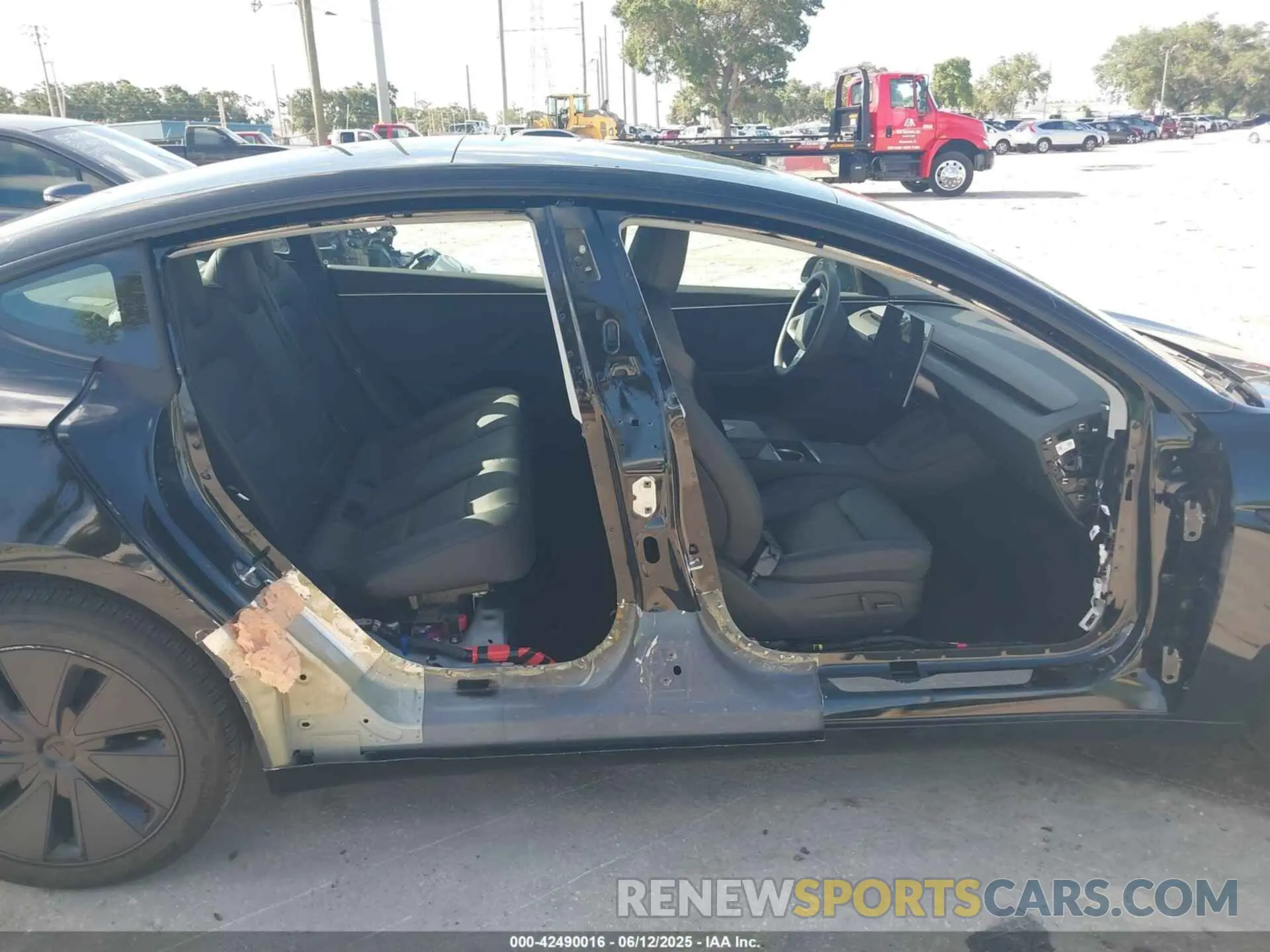 20 Photograph of a damaged car 5YJ3E1EB8SF887317 TESLA MODEL 3 2025