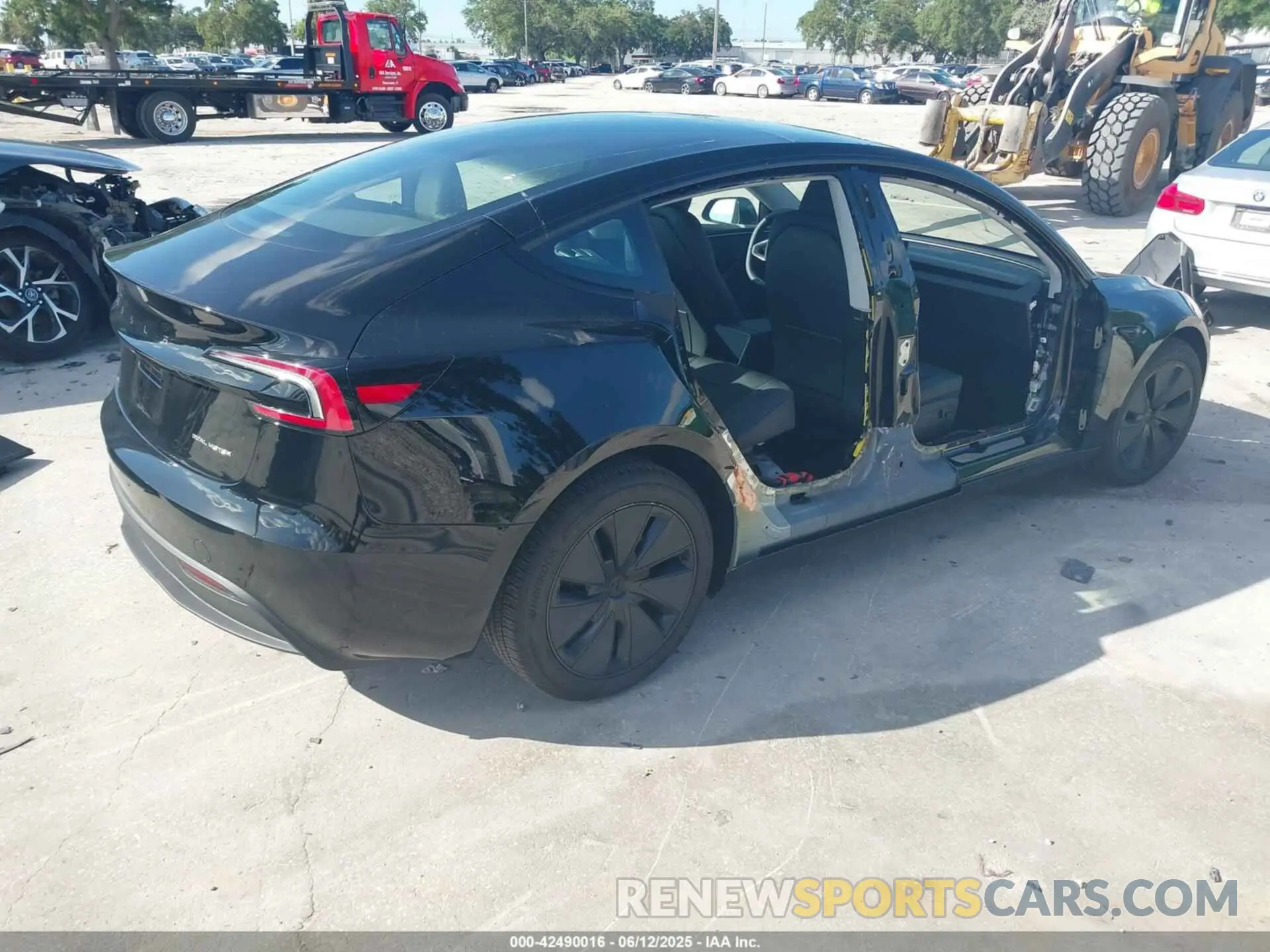 4 Photograph of a damaged car 5YJ3E1EB8SF887317 TESLA MODEL 3 2025