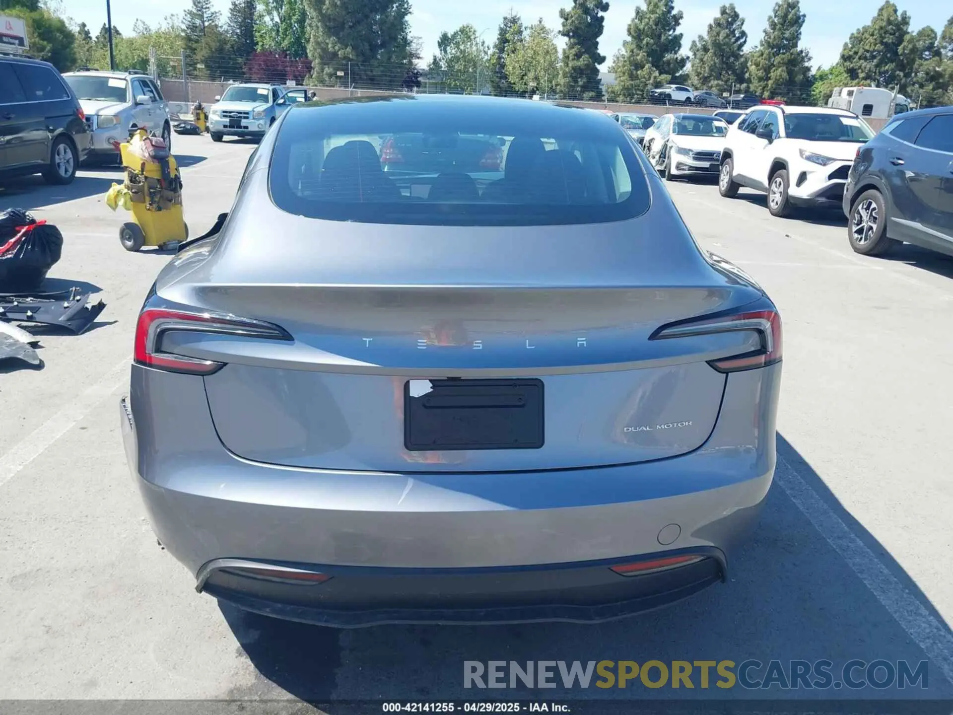 16 Photograph of a damaged car 5YJ3E1EB9SF873801 TESLA MODEL 3 2025