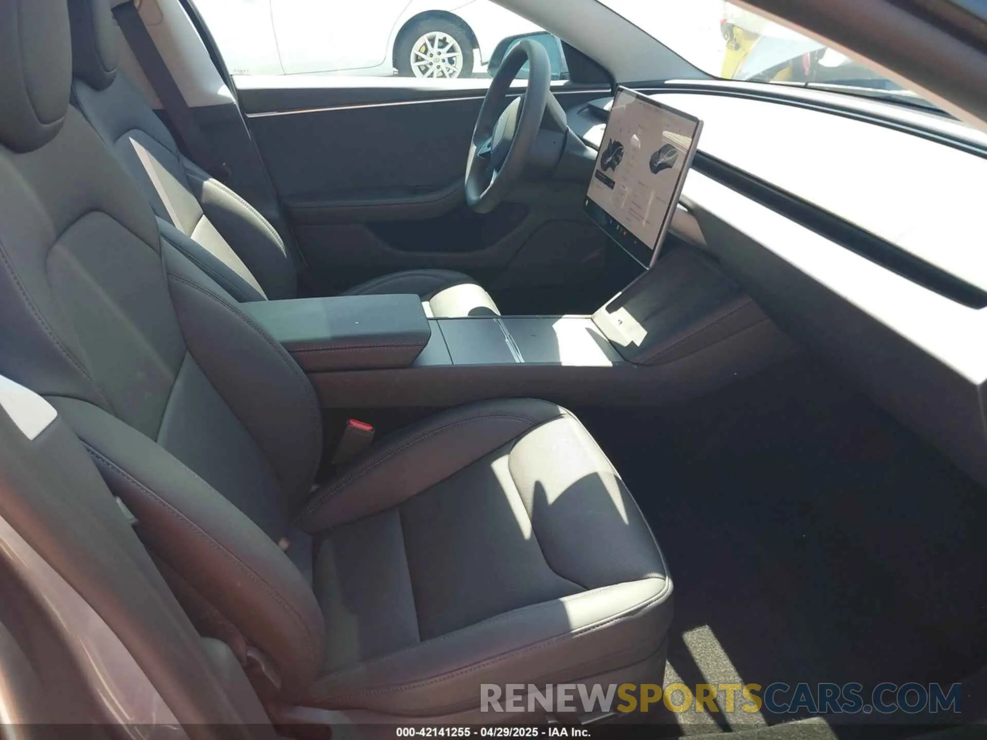 5 Photograph of a damaged car 5YJ3E1EB9SF873801 TESLA MODEL 3 2025