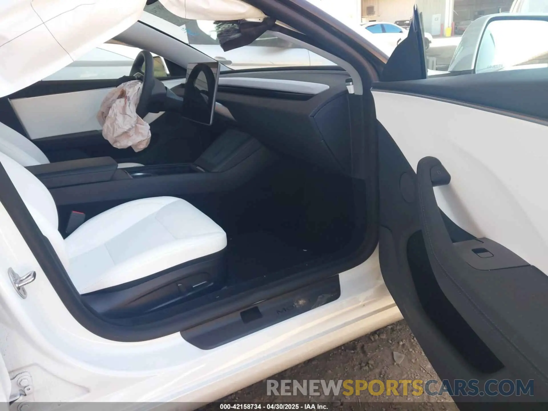 5 Photograph of a damaged car 5YJ3E1EB9SF885771 TESLA MODEL 3 2025