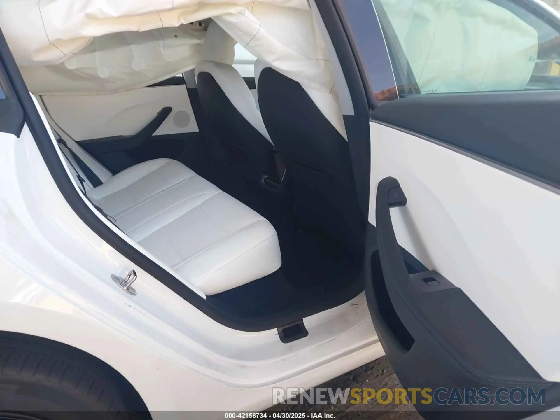 8 Photograph of a damaged car 5YJ3E1EB9SF885771 TESLA MODEL 3 2025