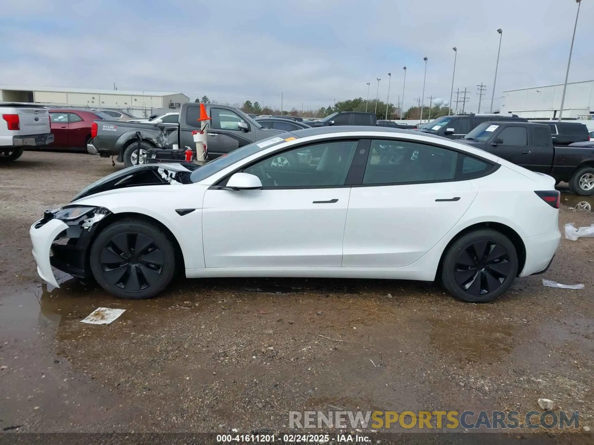 14 Photograph of a damaged car 5YJ3E1EB9SF904223 TESLA MODEL 3 2025
